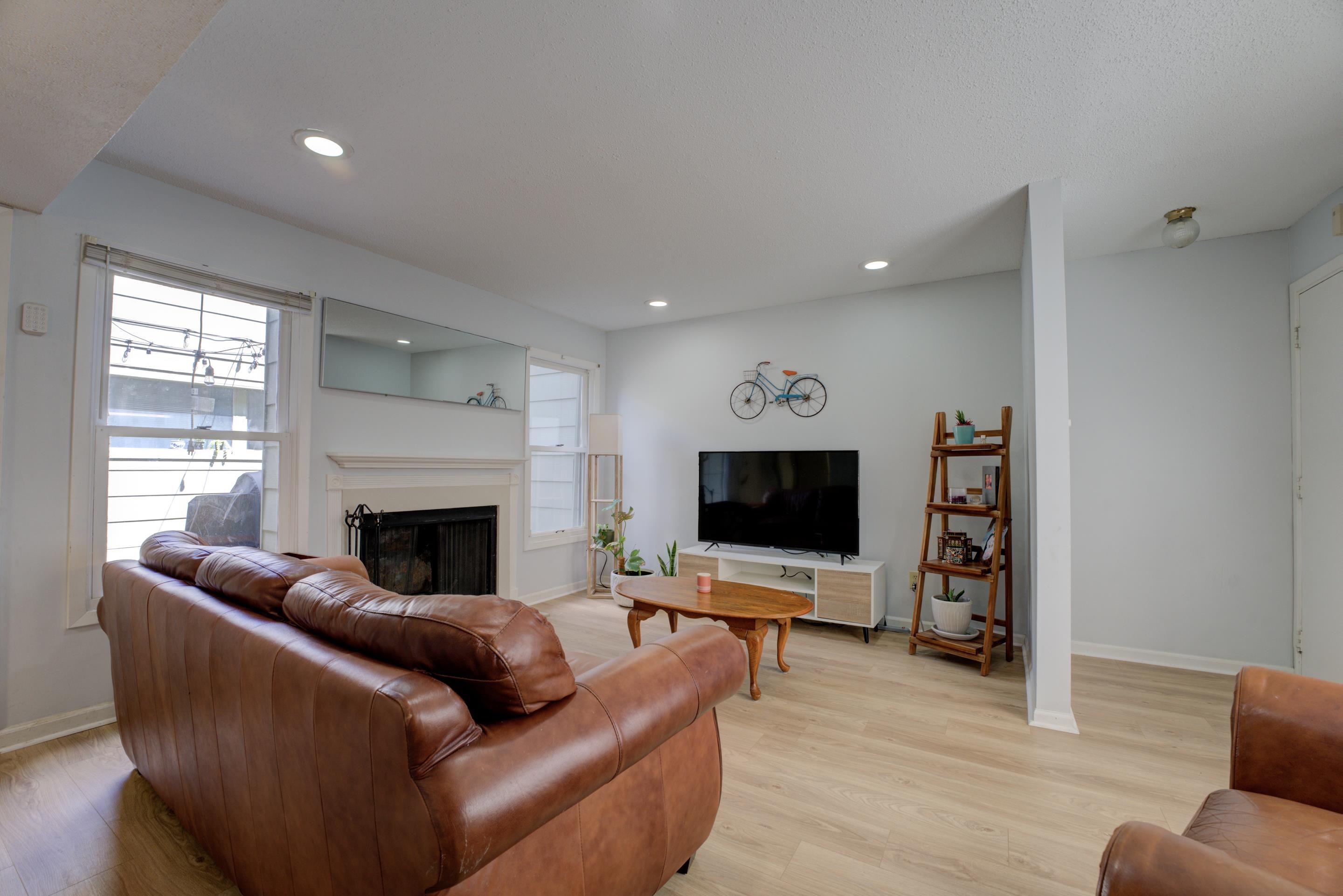 1934 ALLENBY RD Unit: 7