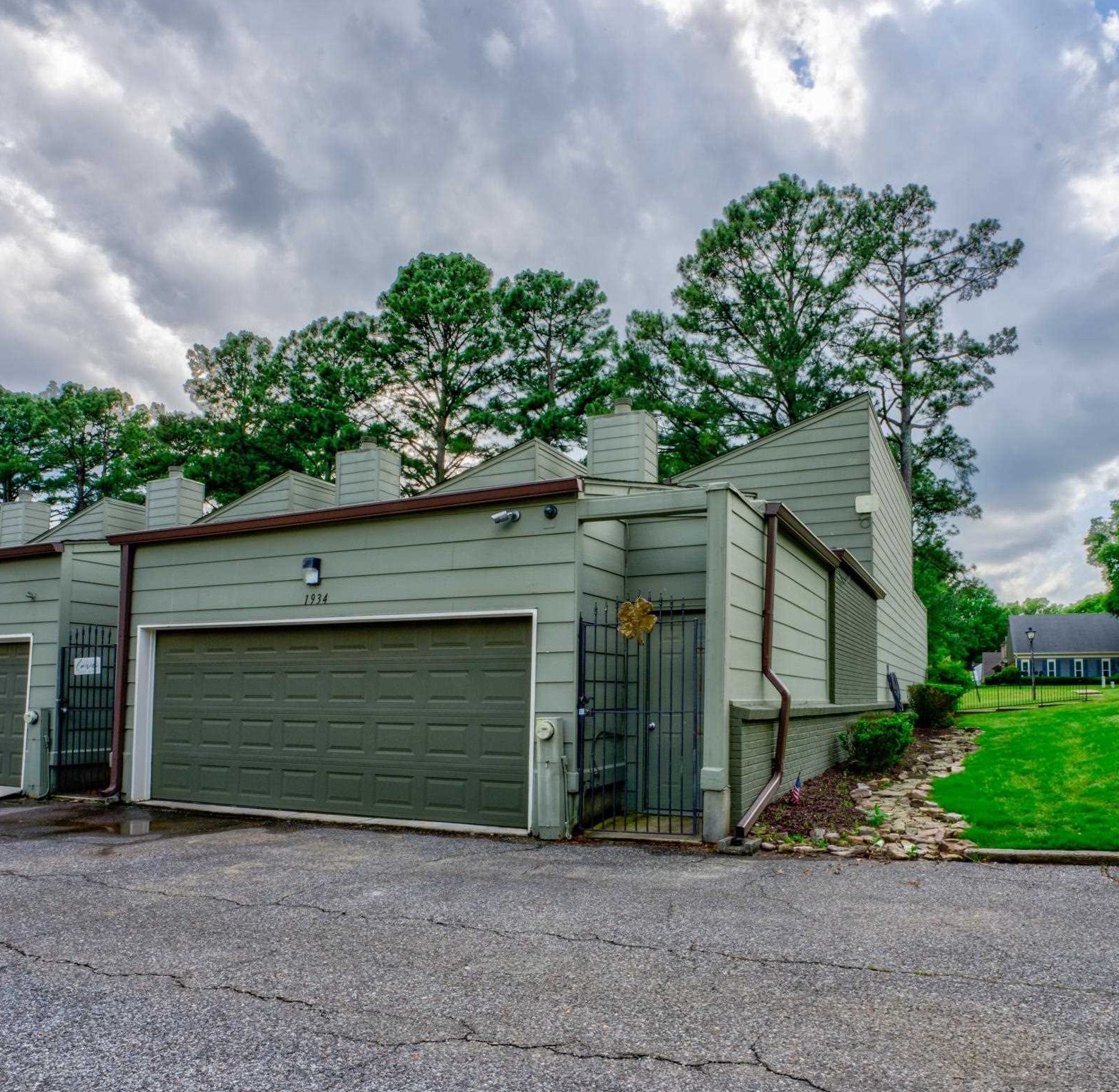 1934 ALLENBY RD Unit: 7