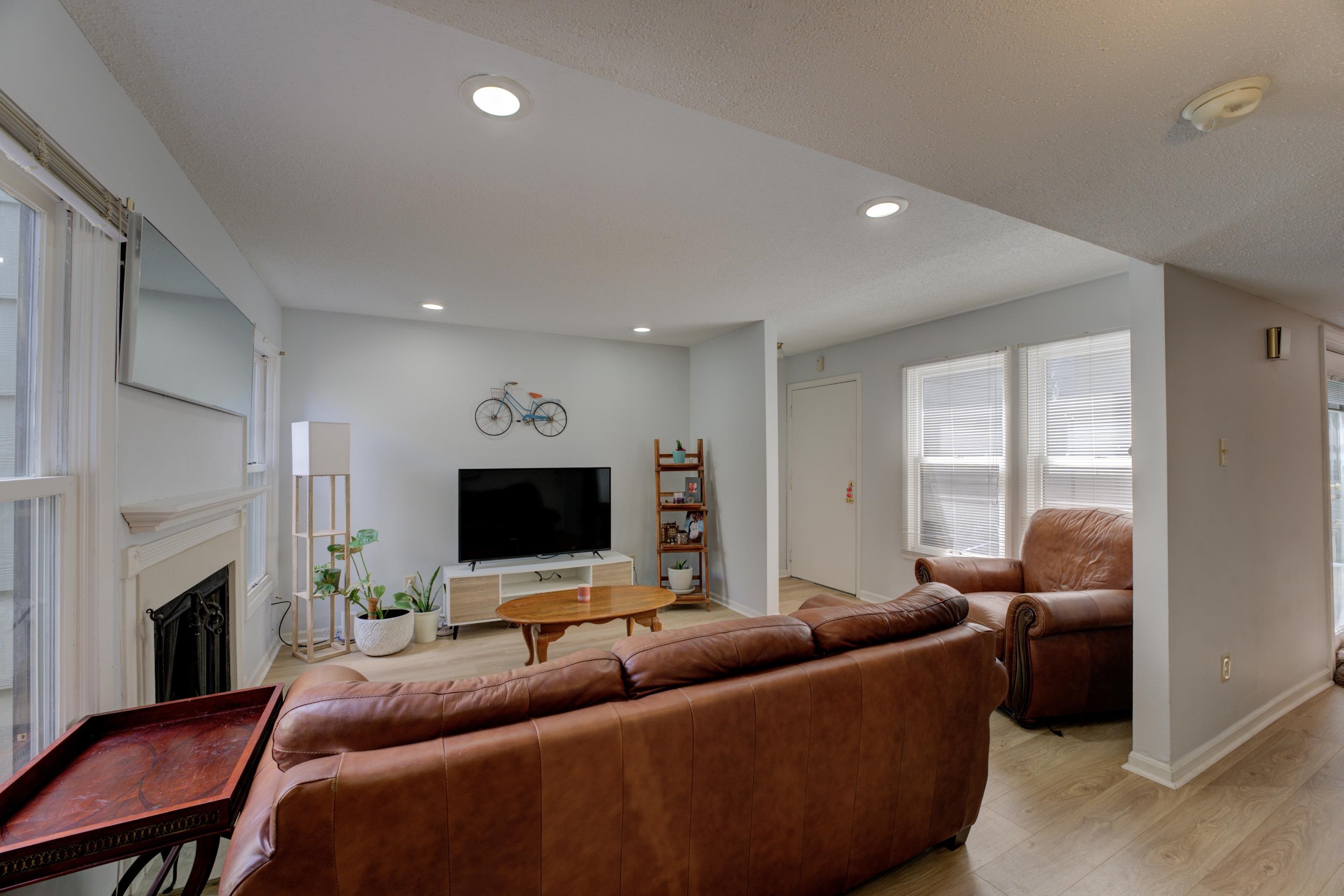 1934 ALLENBY RD Unit: 7