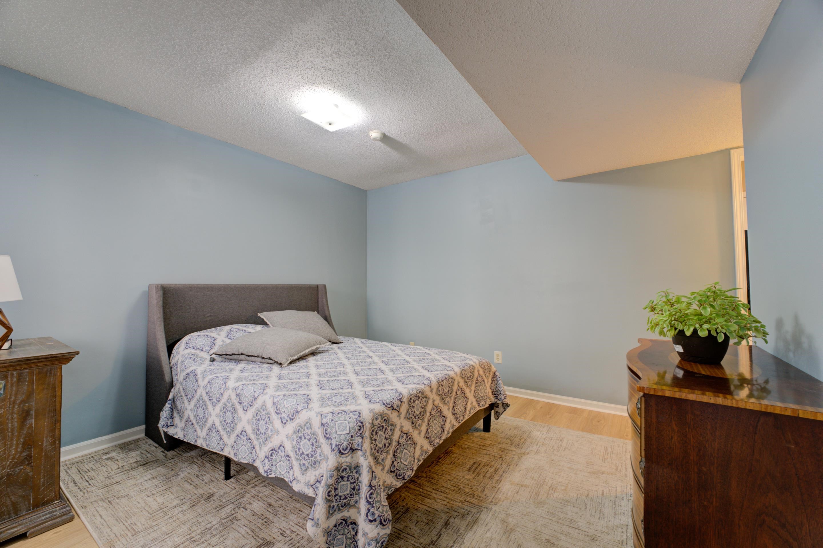 1934 ALLENBY RD Unit: 7