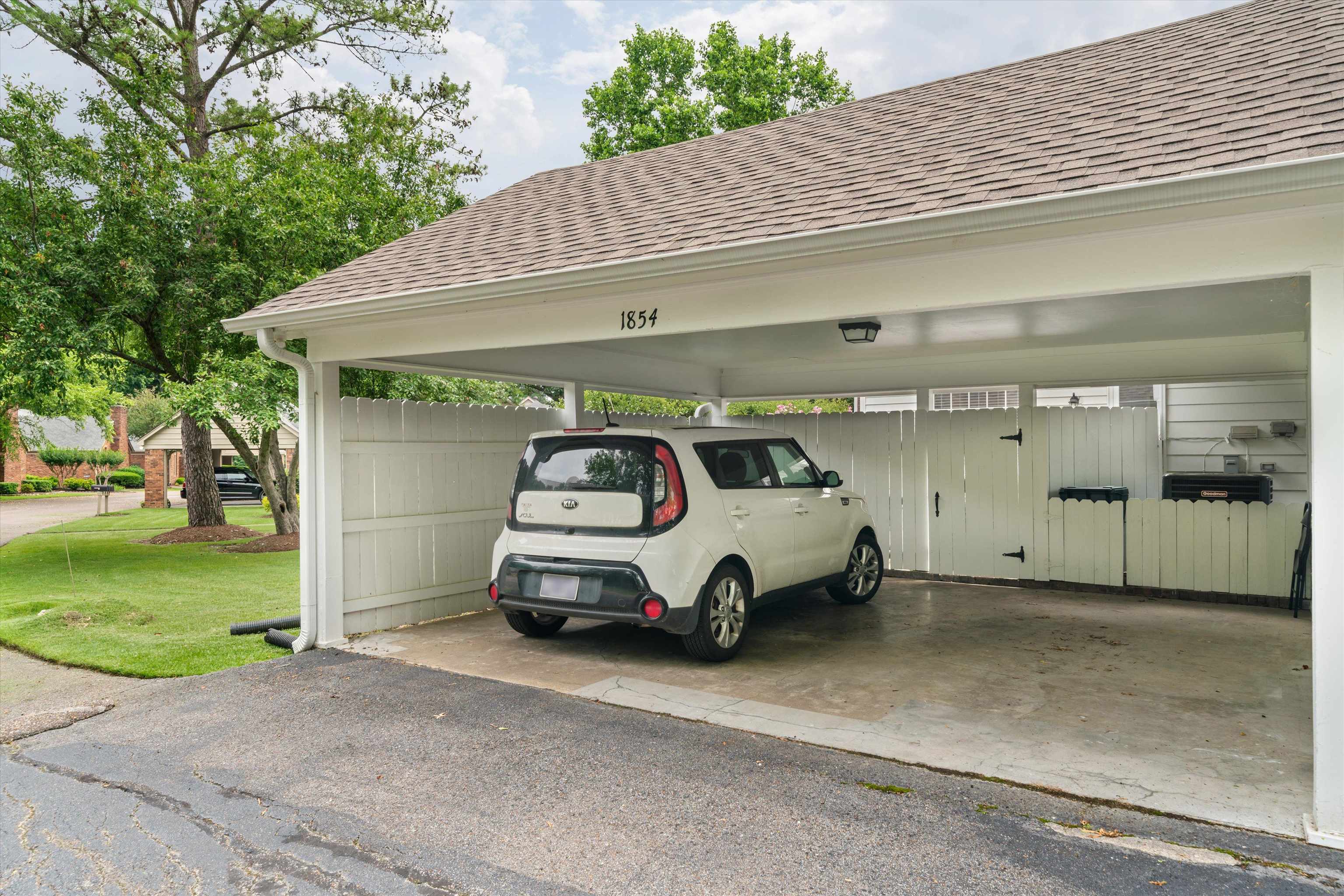 1854 PARK TRAIL DR Unit: 1854