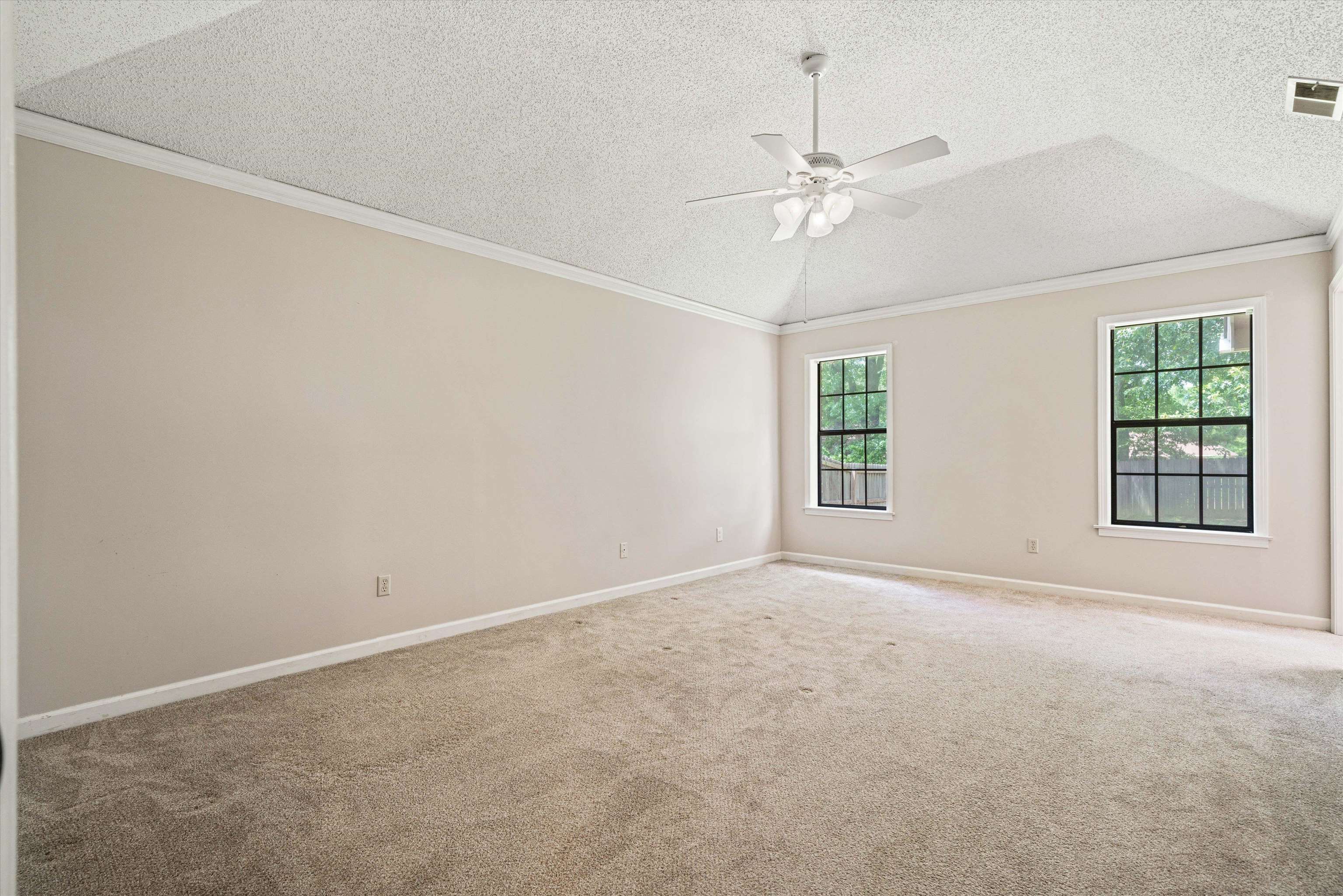 6608 WOODPARK LN