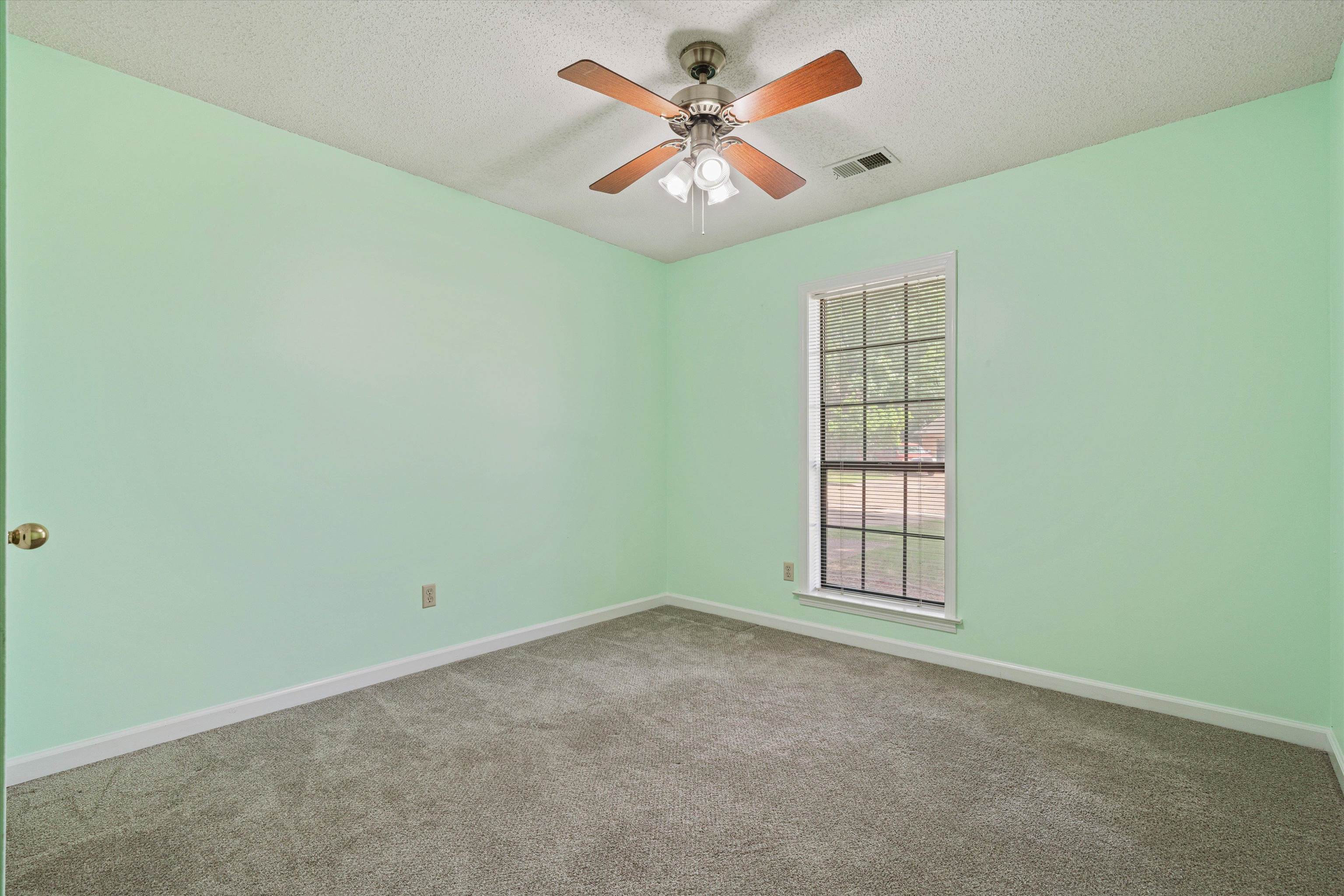 6608 WOODPARK LN