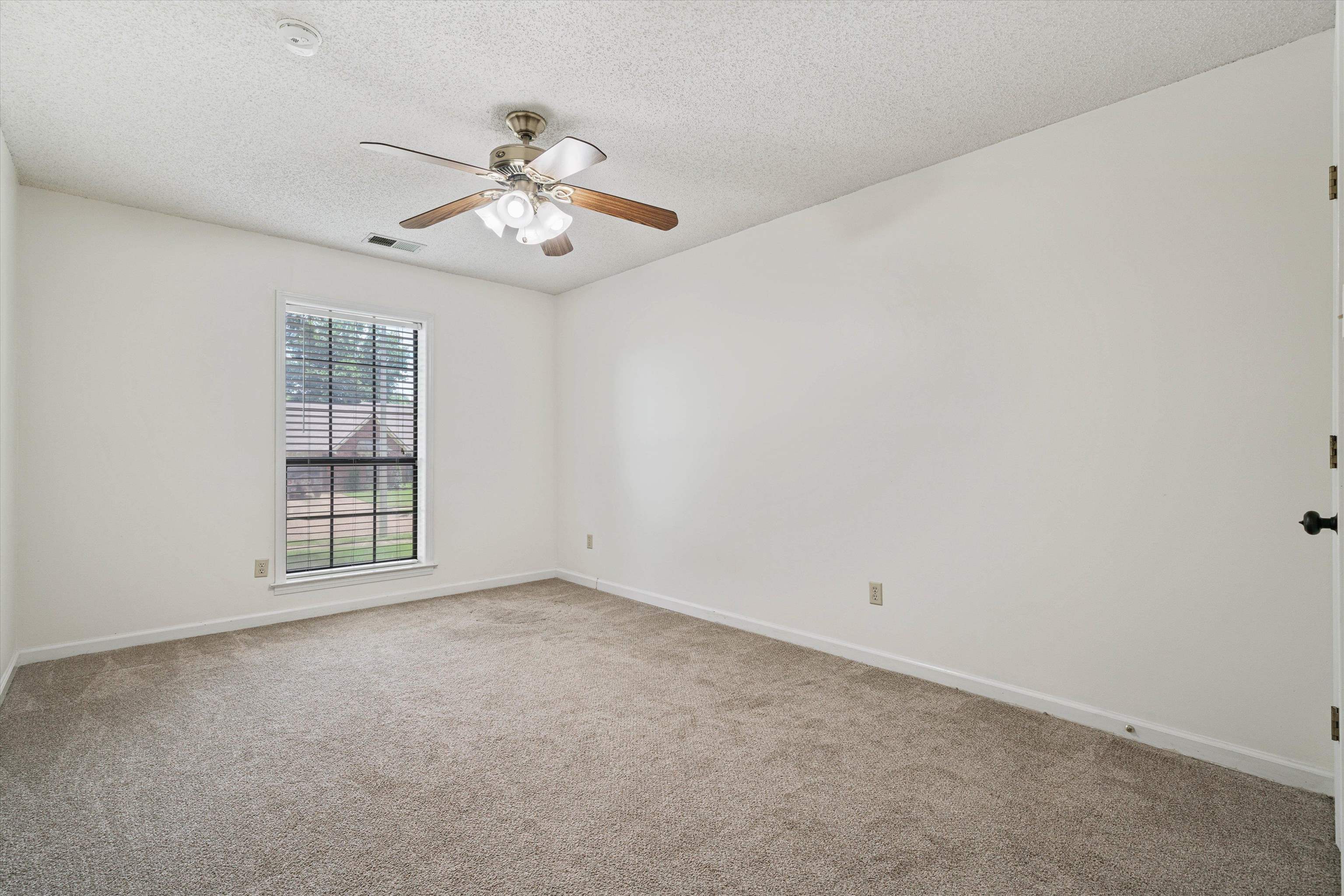 6608 WOODPARK LN