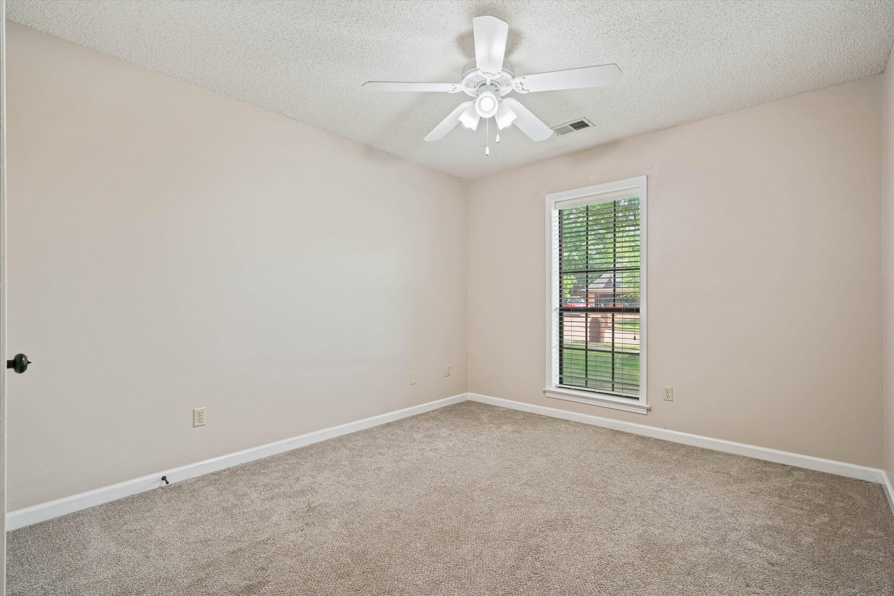 6608 WOODPARK LN