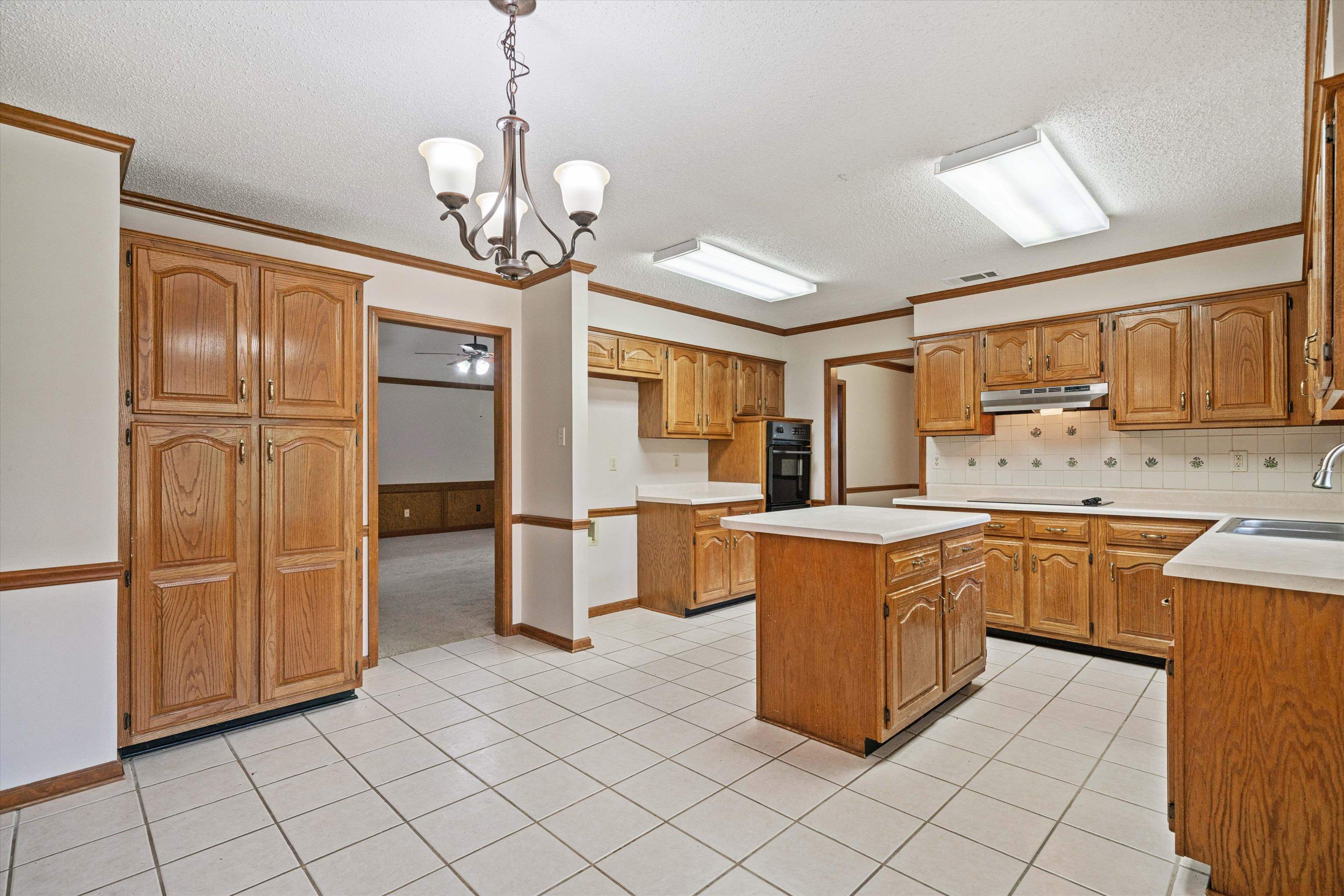 6608 WOODPARK LN