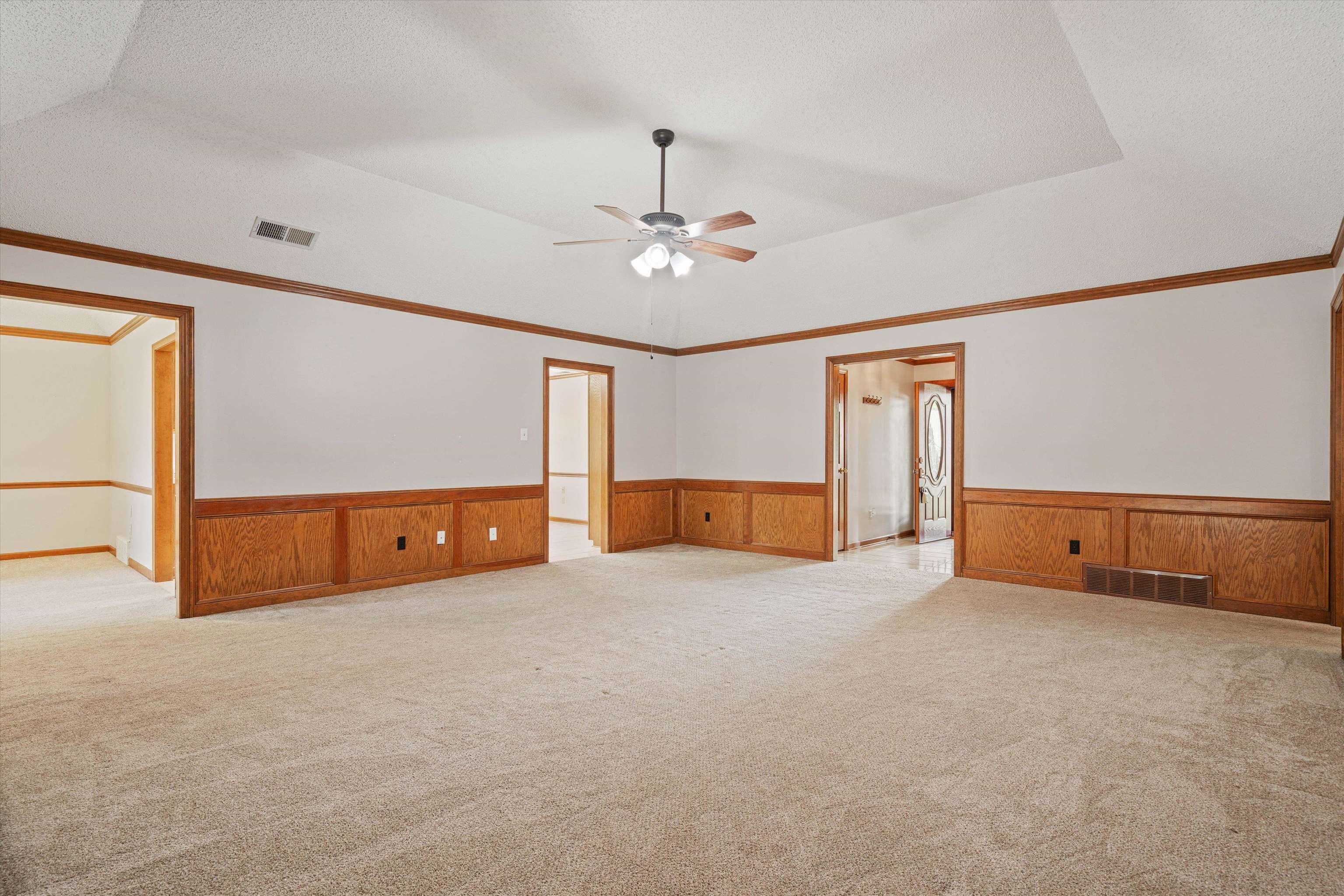 6608 WOODPARK LN