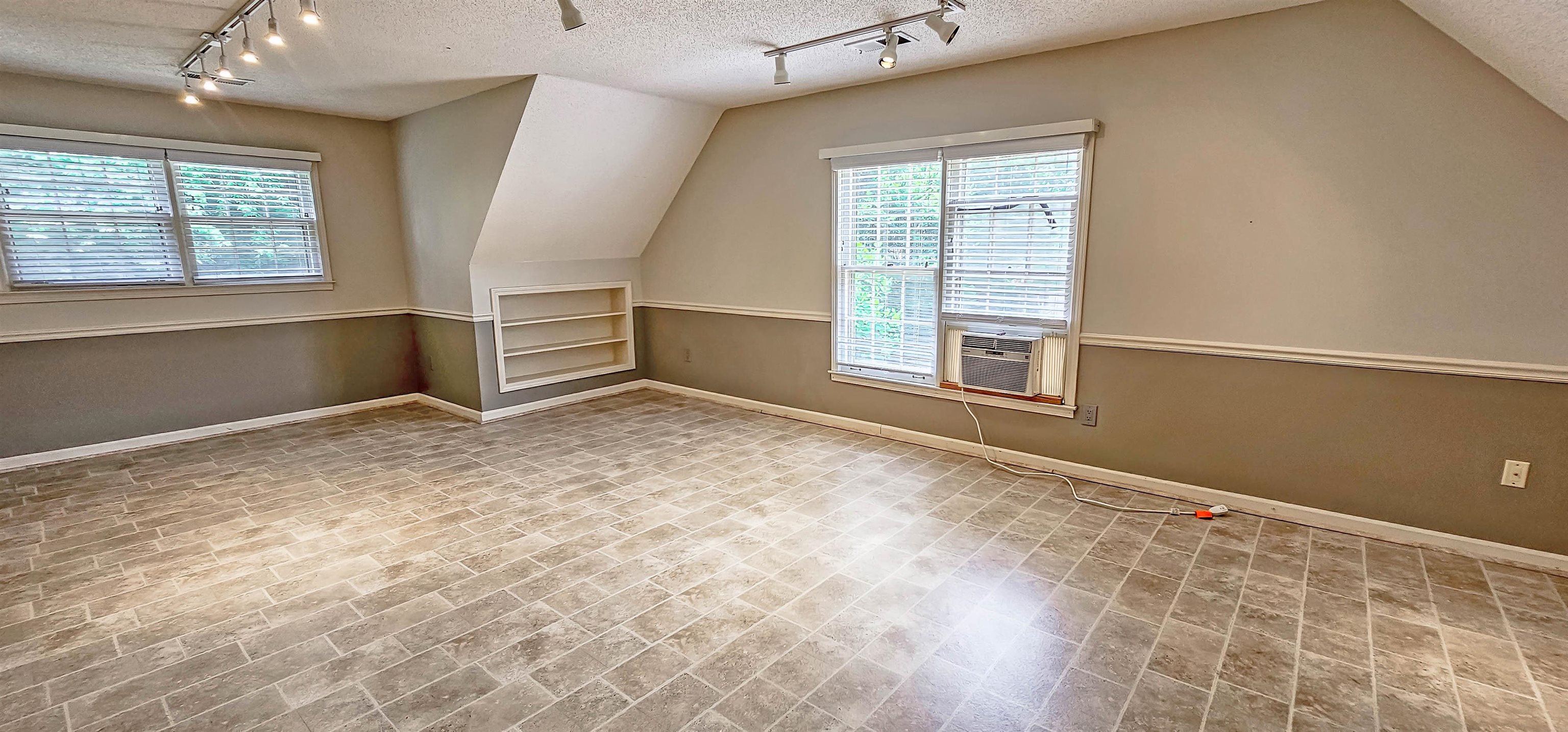 3609 NEYLAND CV