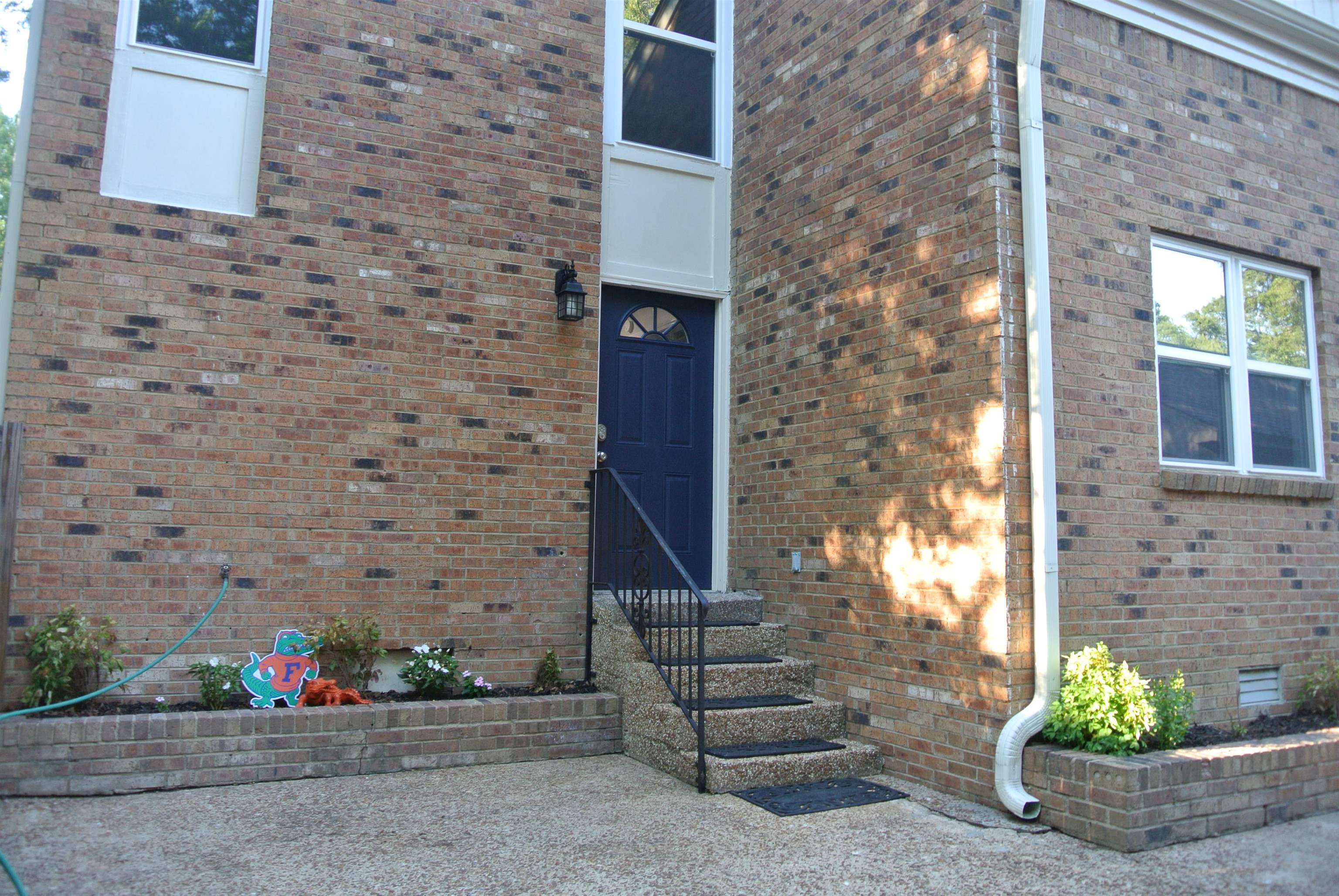 6902 MIDHURST RD Unit: 6902