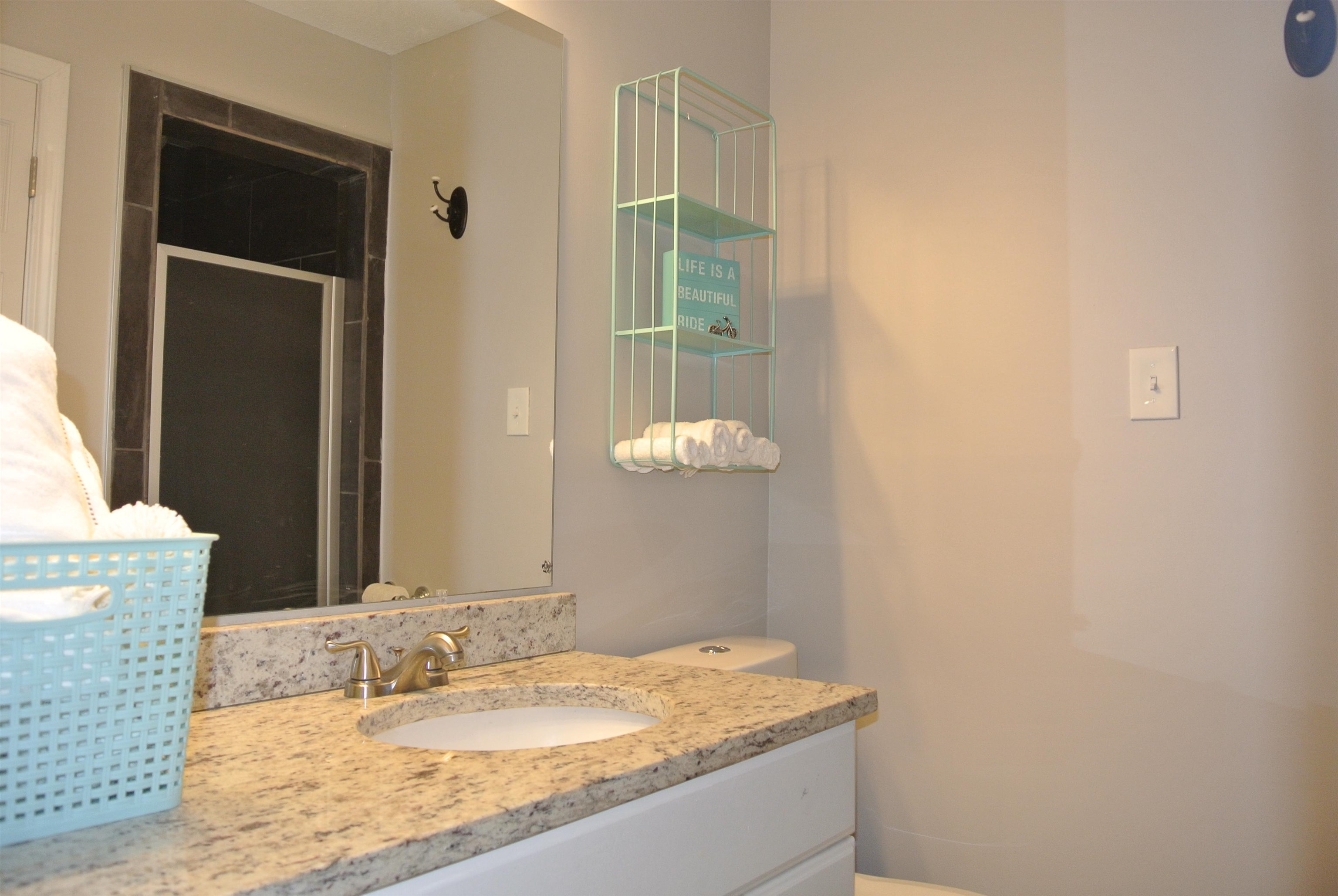 6902 MIDHURST RD Unit: 6902