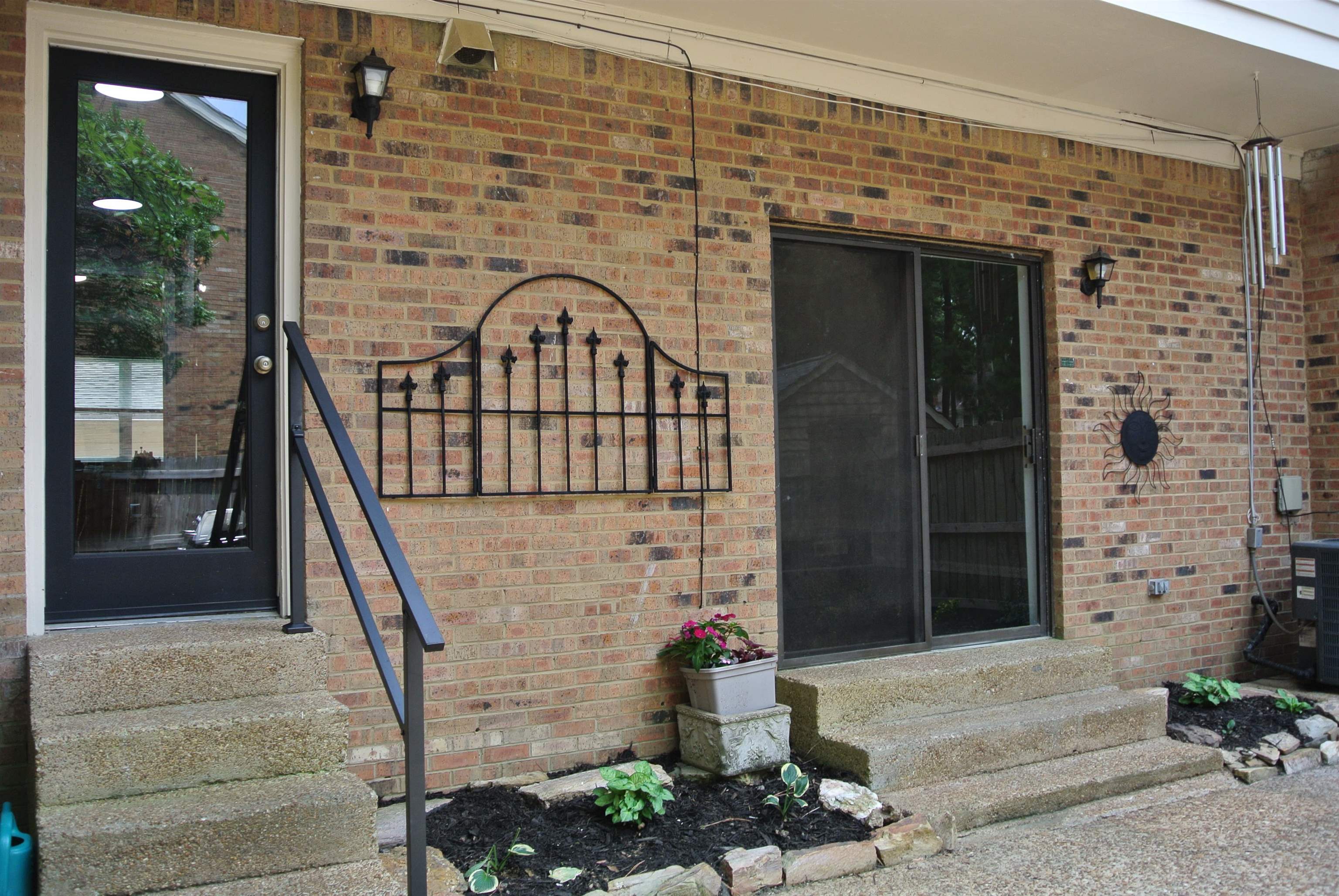 6902 MIDHURST RD Unit: 6902