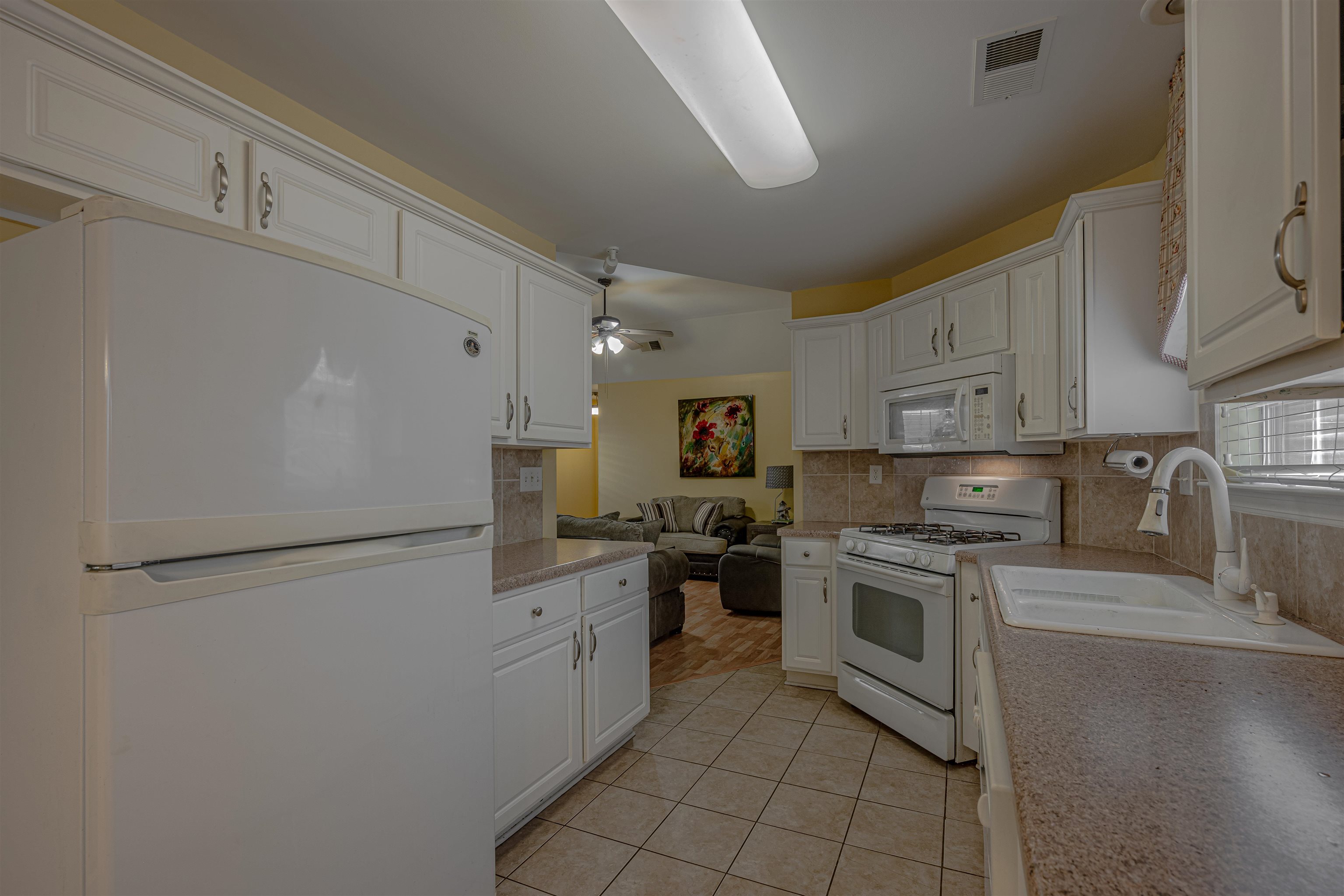 1105 W MONTEBELLO CIR