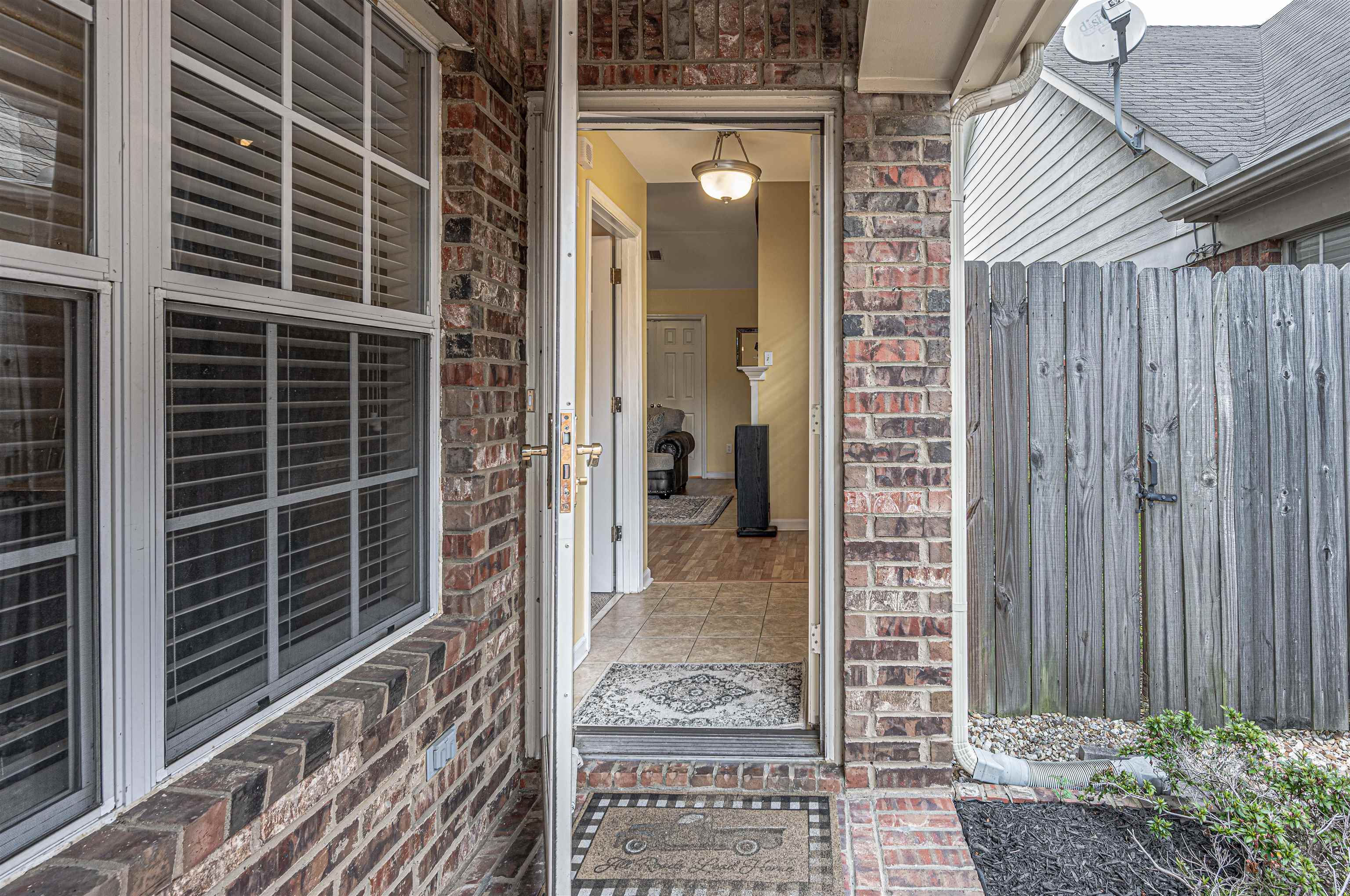 1105 W MONTEBELLO CIR