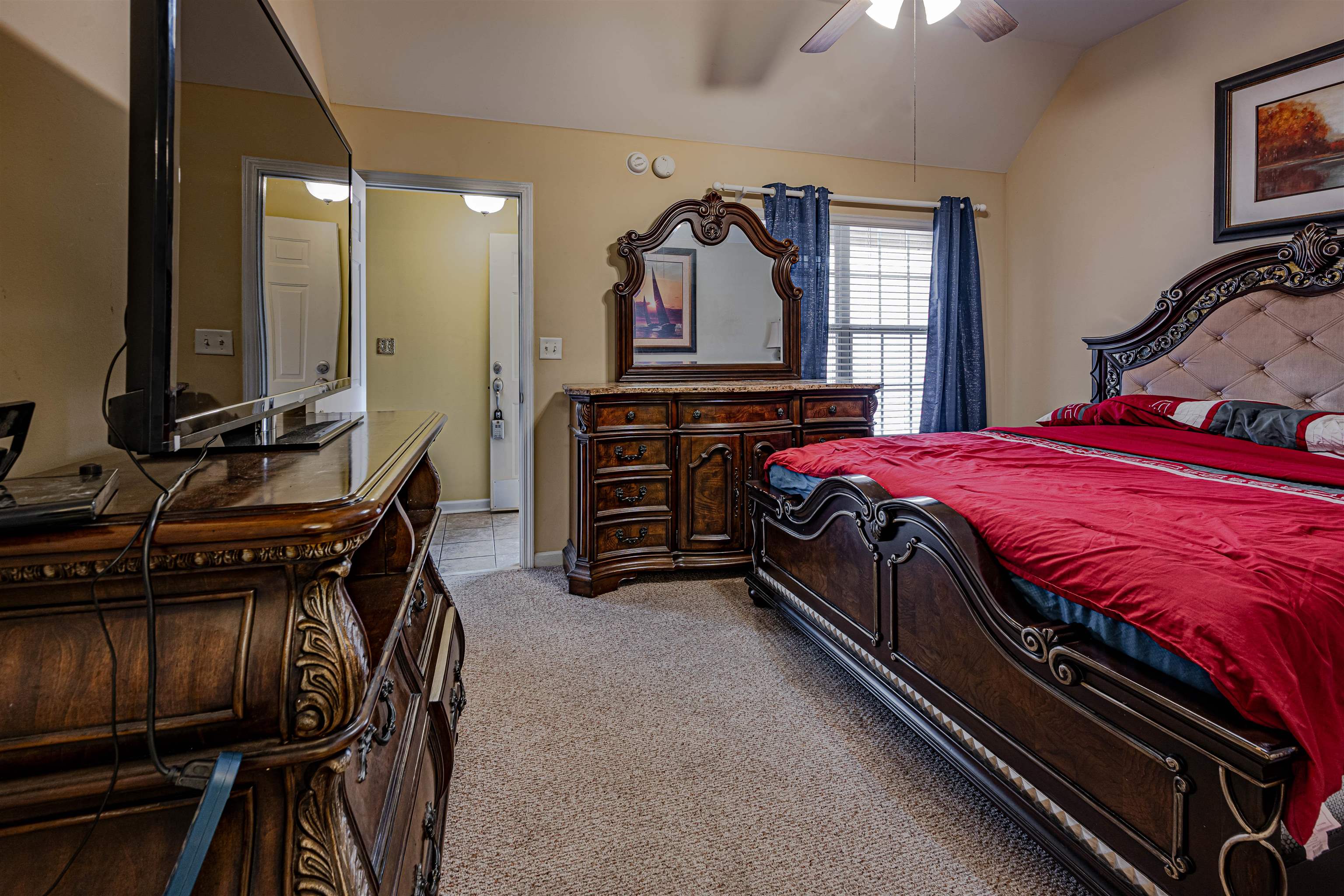 1105 W MONTEBELLO CIR