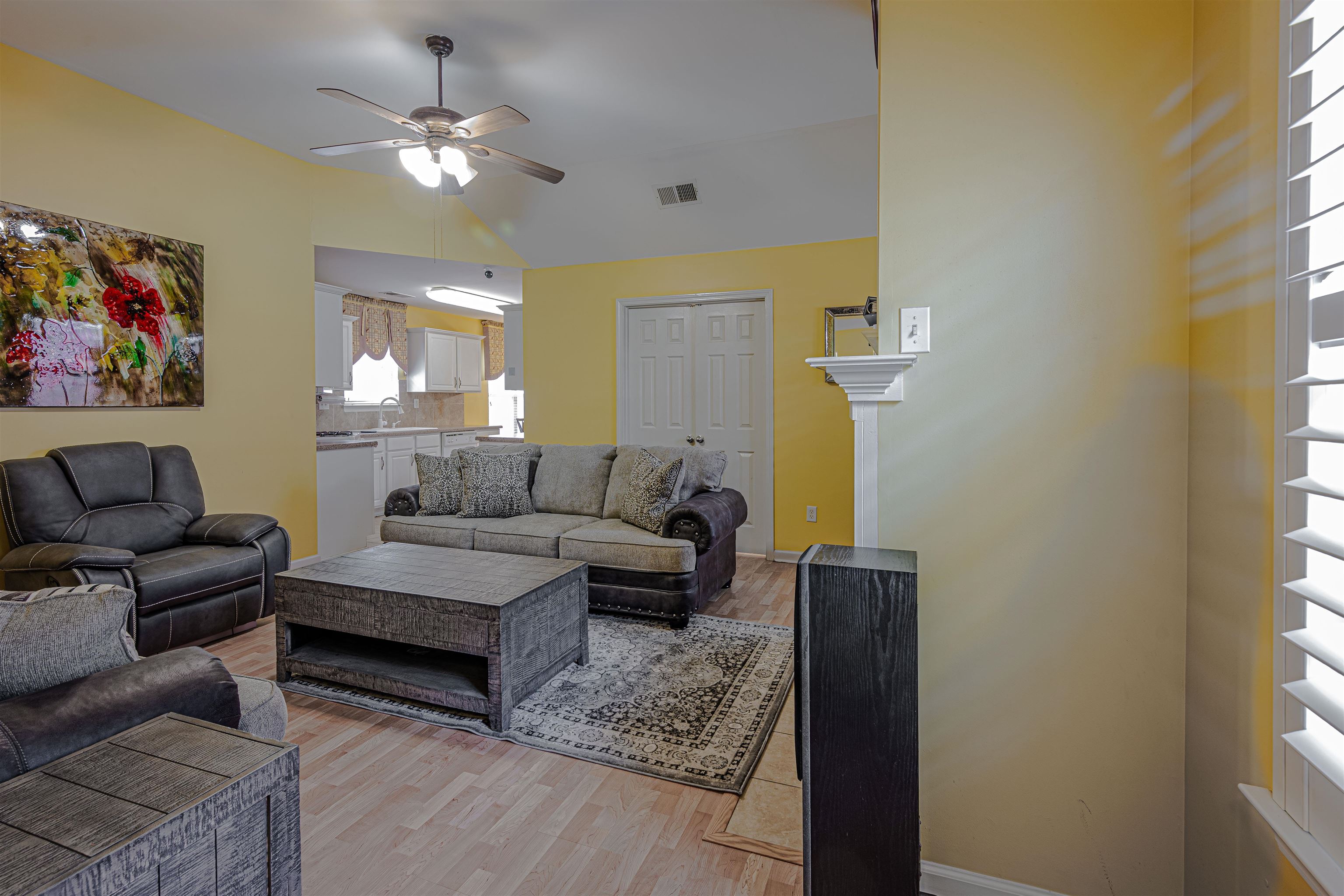 1105 W MONTEBELLO CIR