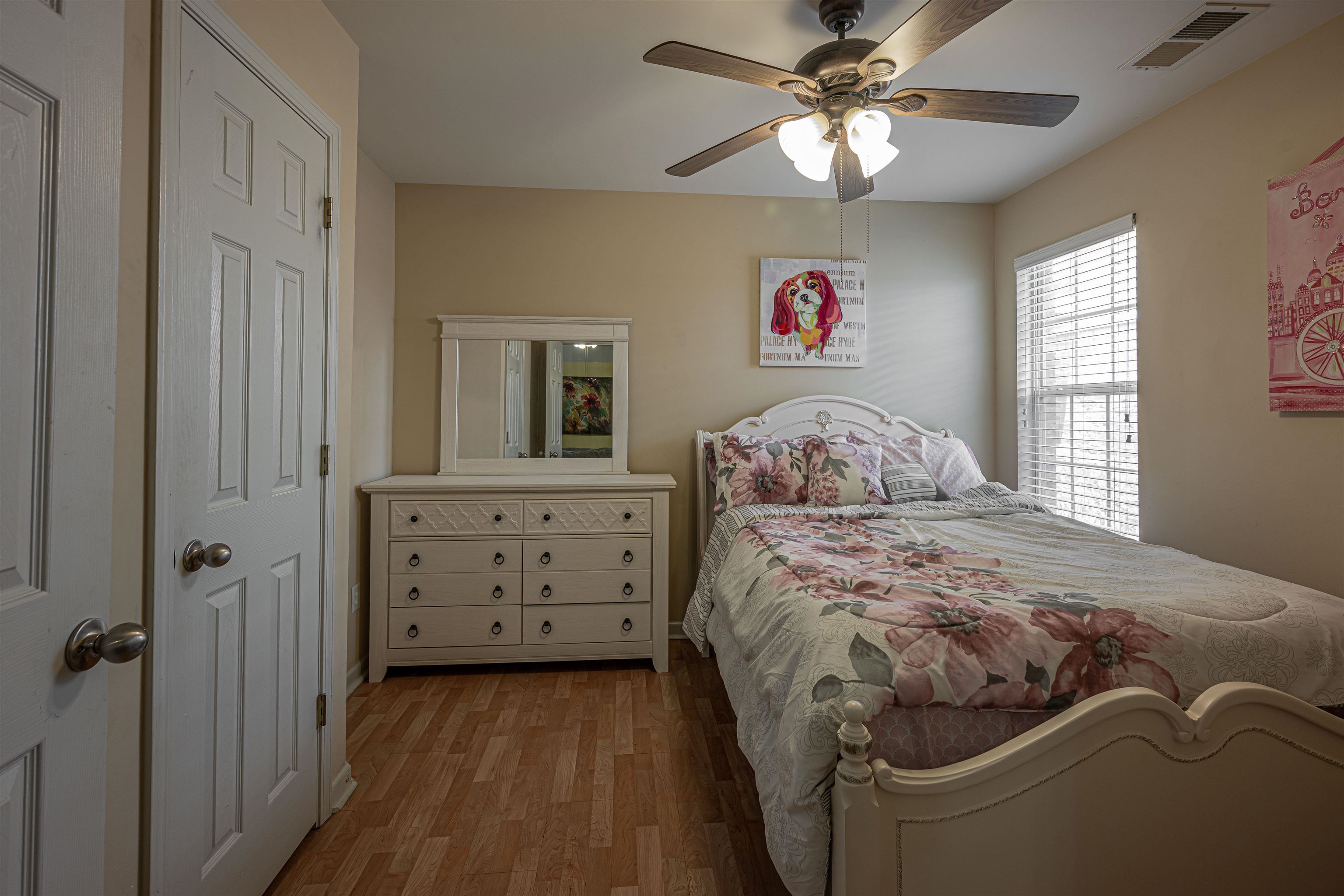 1105 W MONTEBELLO CIR
