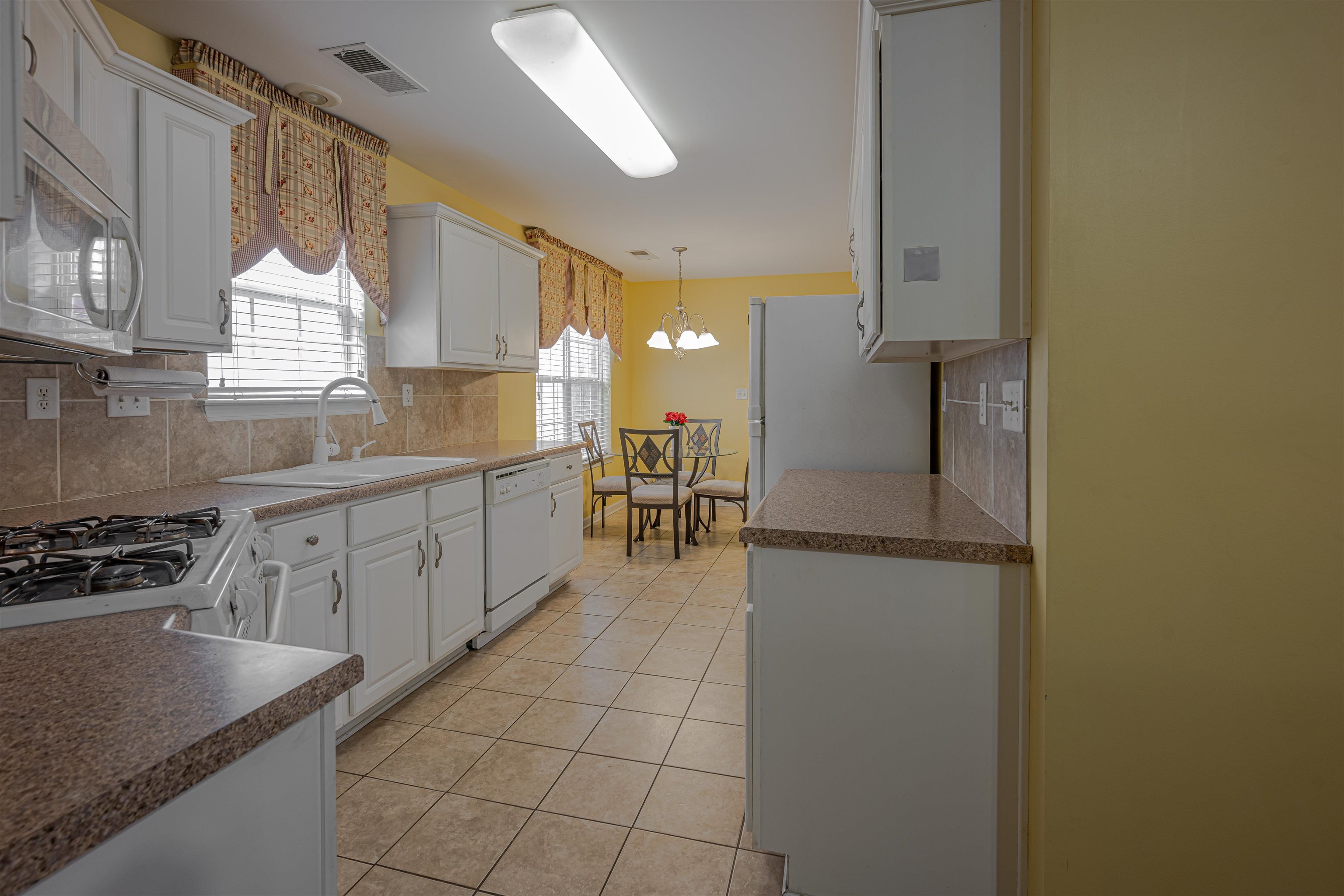 1105 W MONTEBELLO CIR