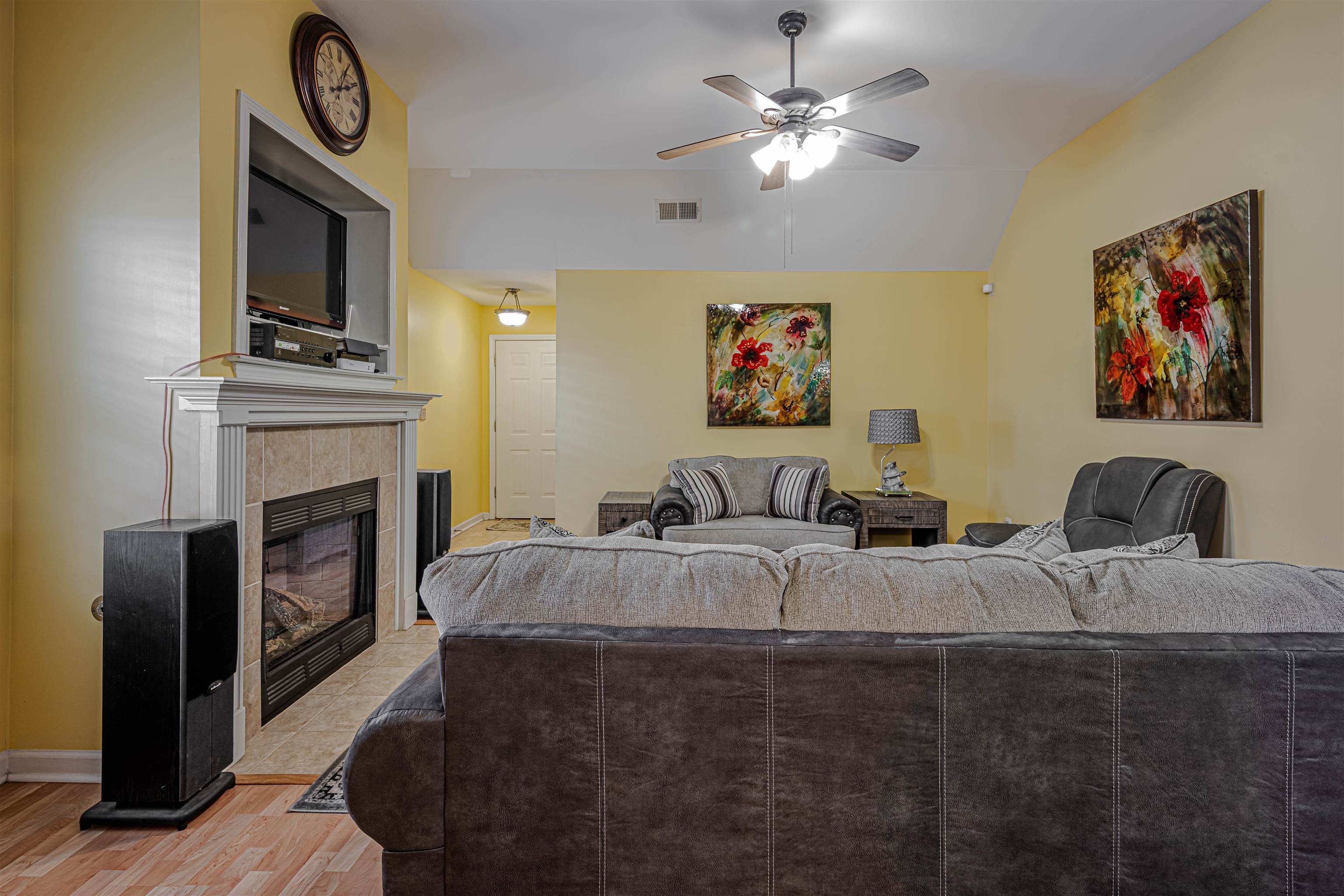 1105 W MONTEBELLO CIR