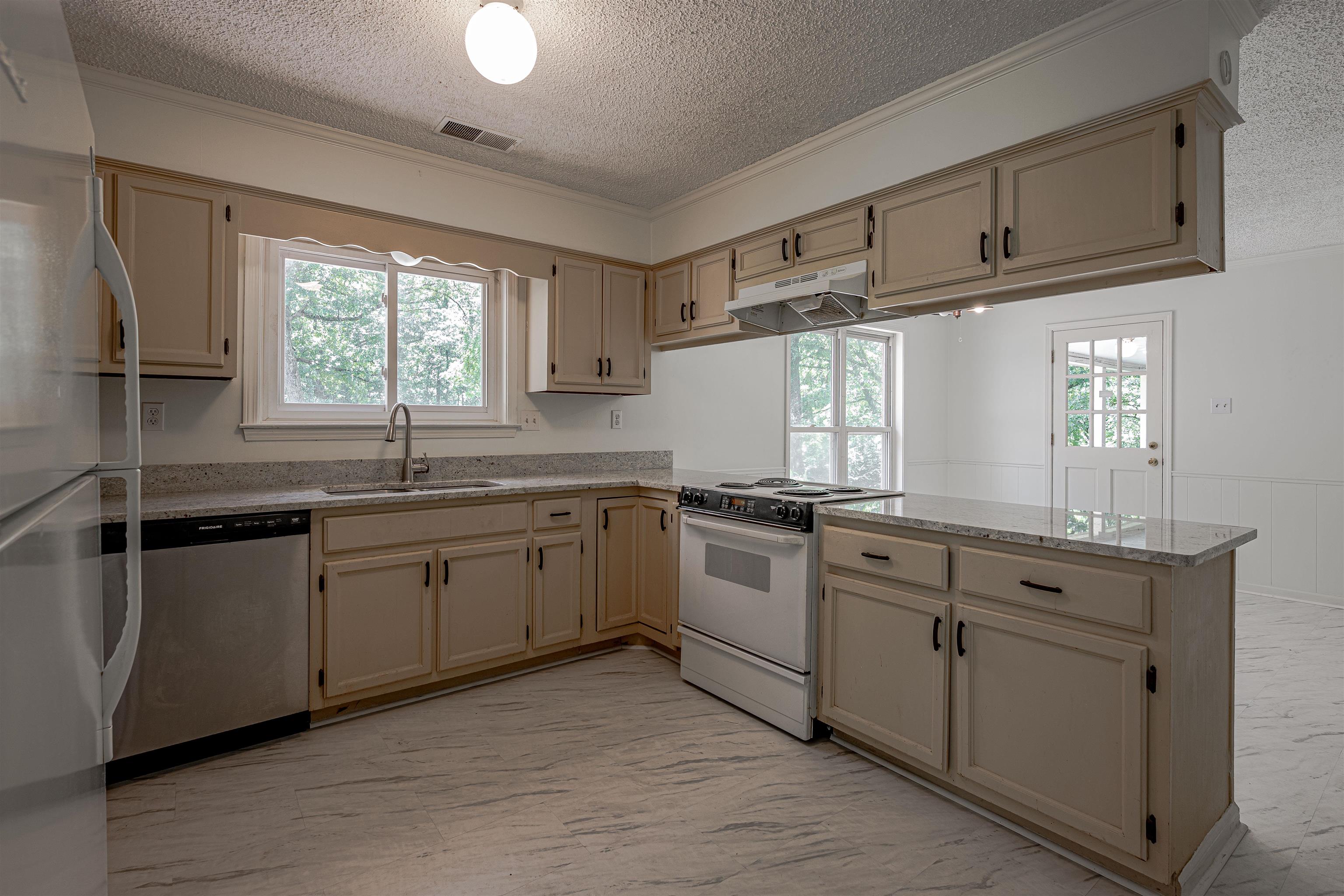4391 CHAPEL CV