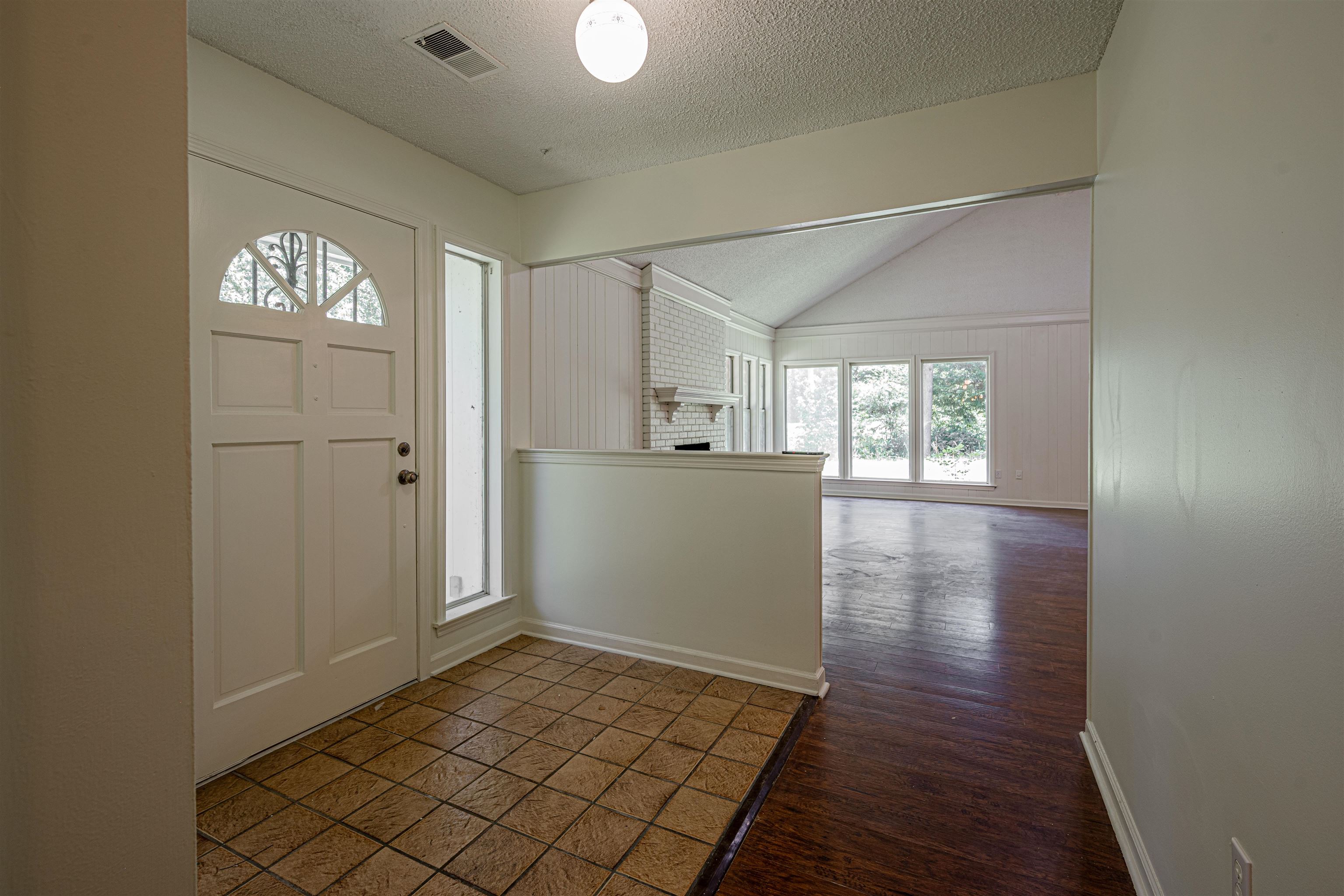 4391 CHAPEL CV