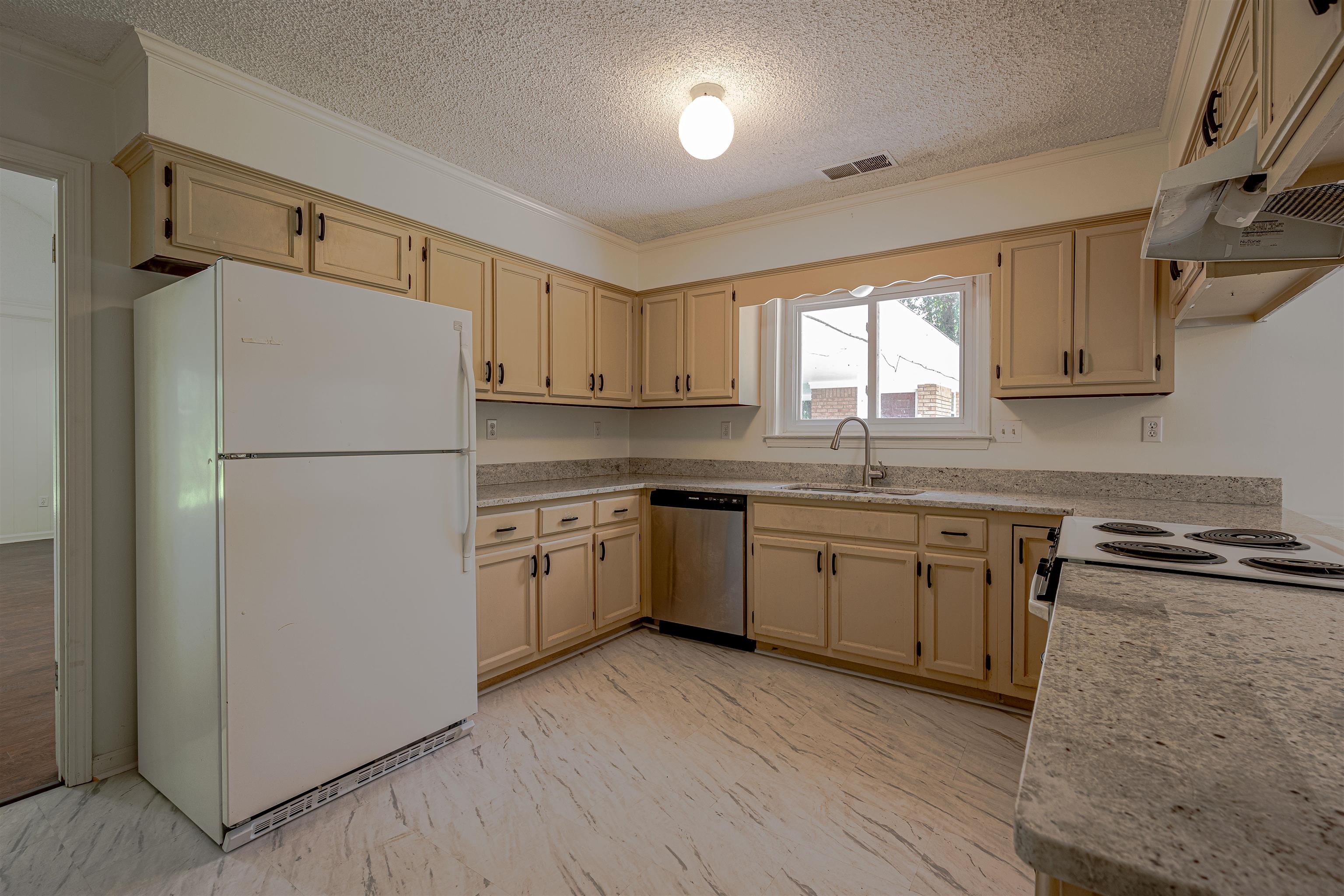 4391 CHAPEL CV