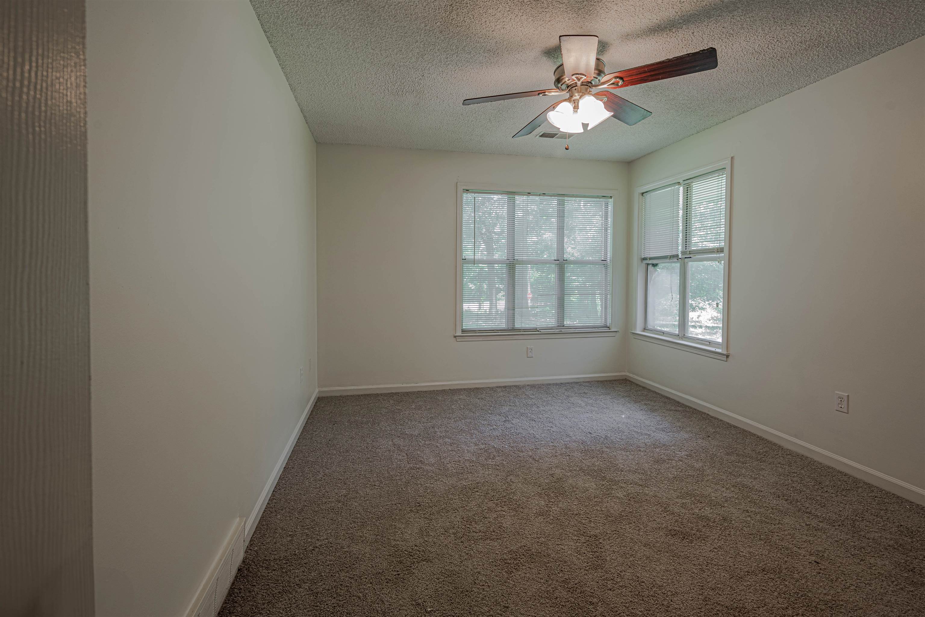 4391 CHAPEL CV
