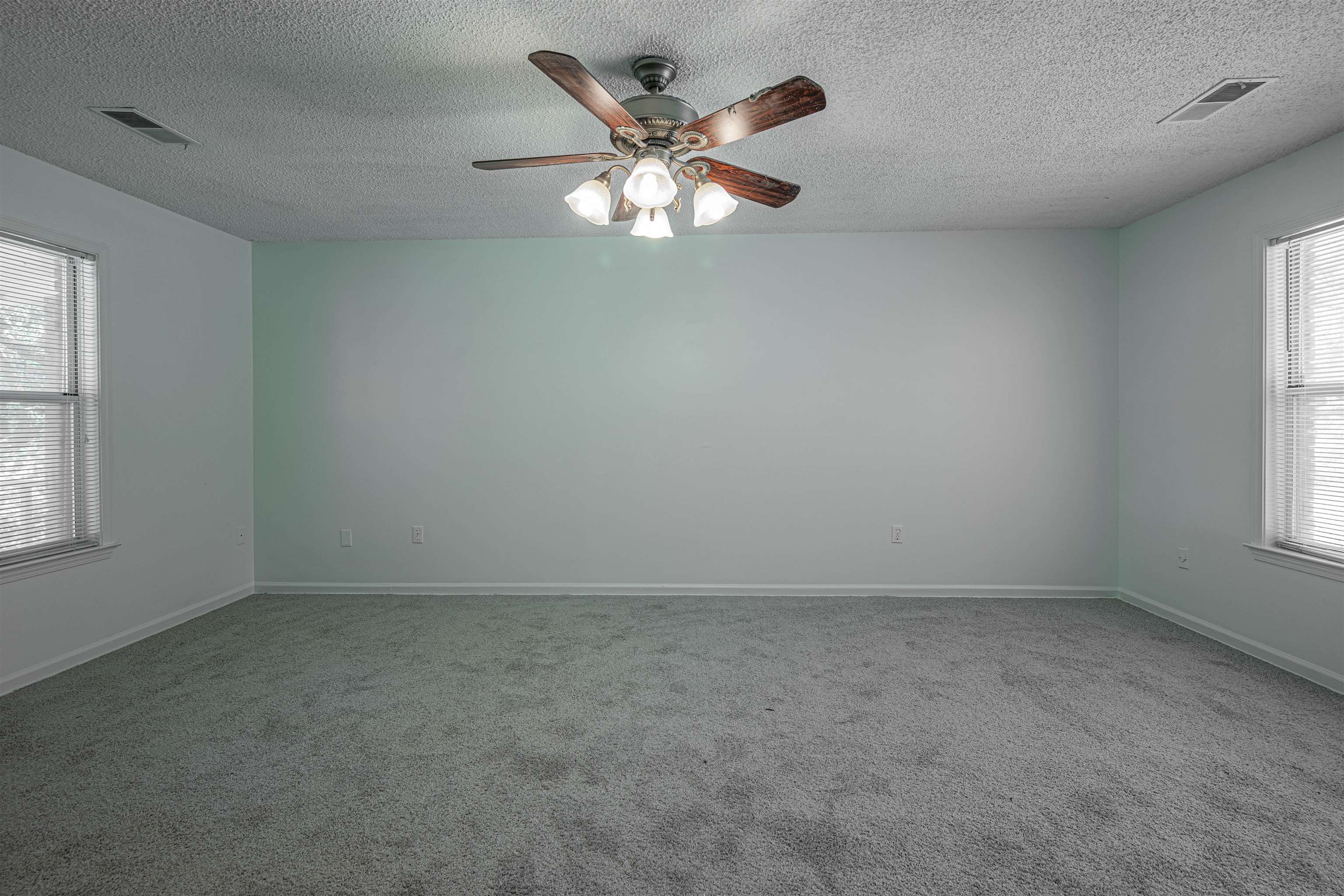 4391 CHAPEL CV
