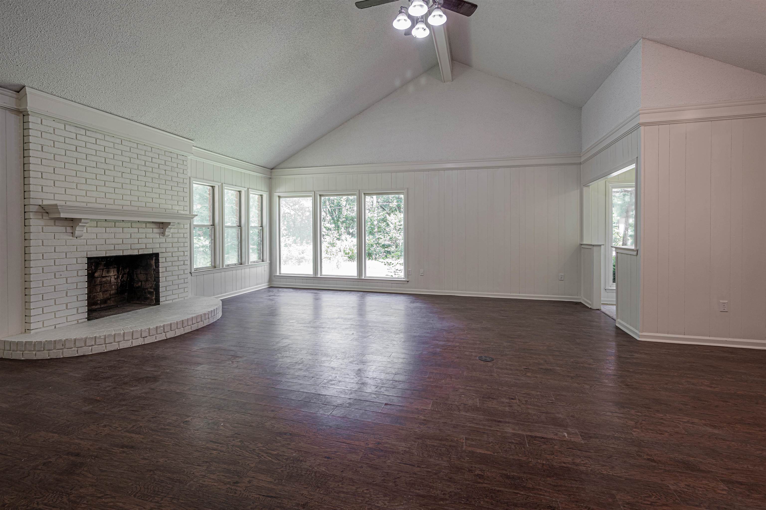 4391 CHAPEL CV
