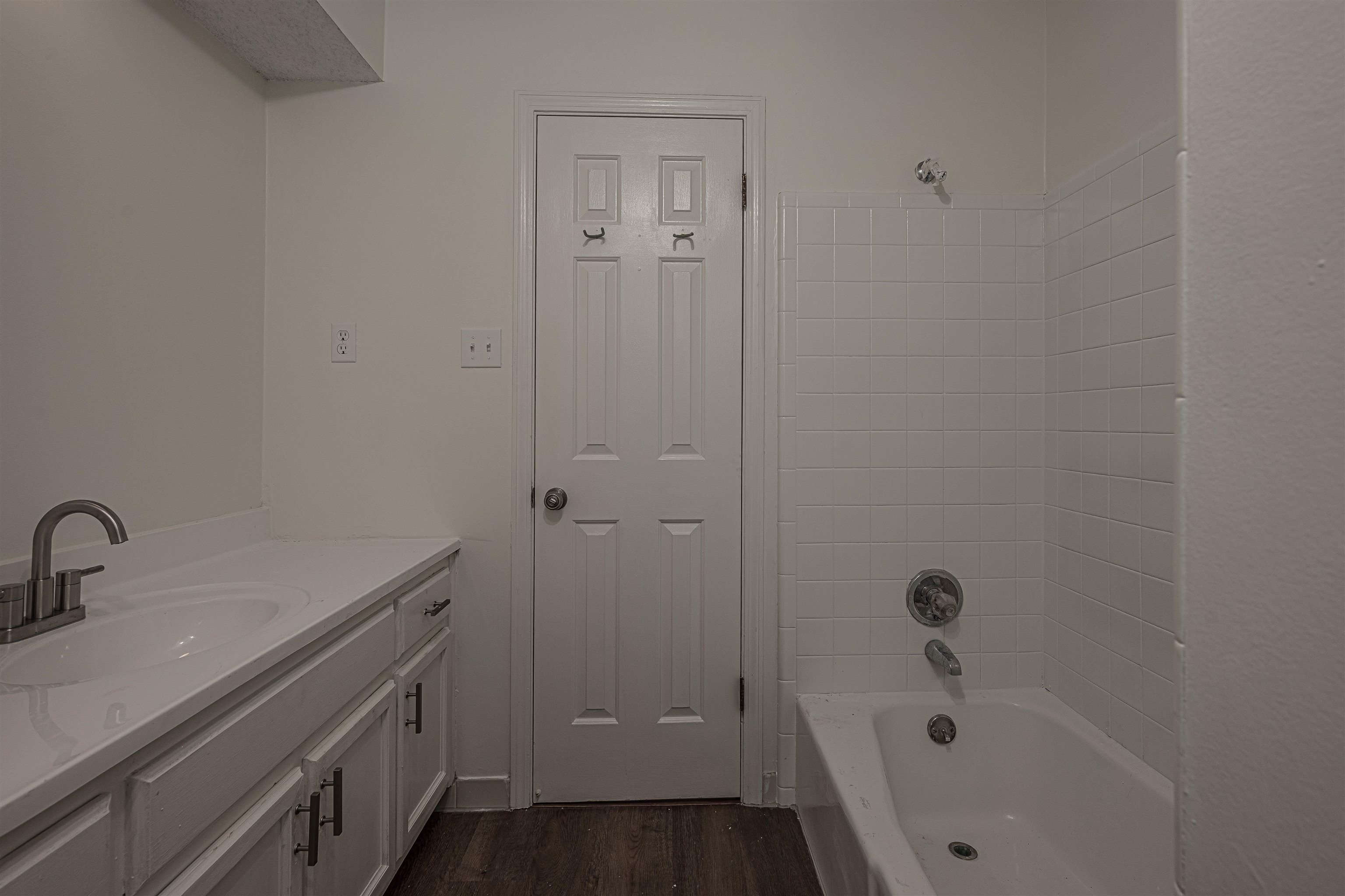 4391 CHAPEL CV