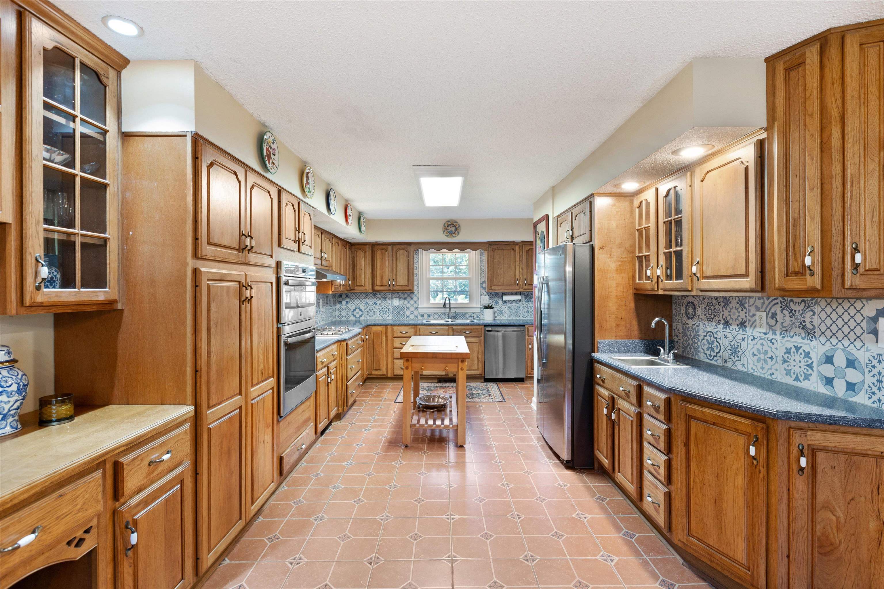 9027 LATIMER DR