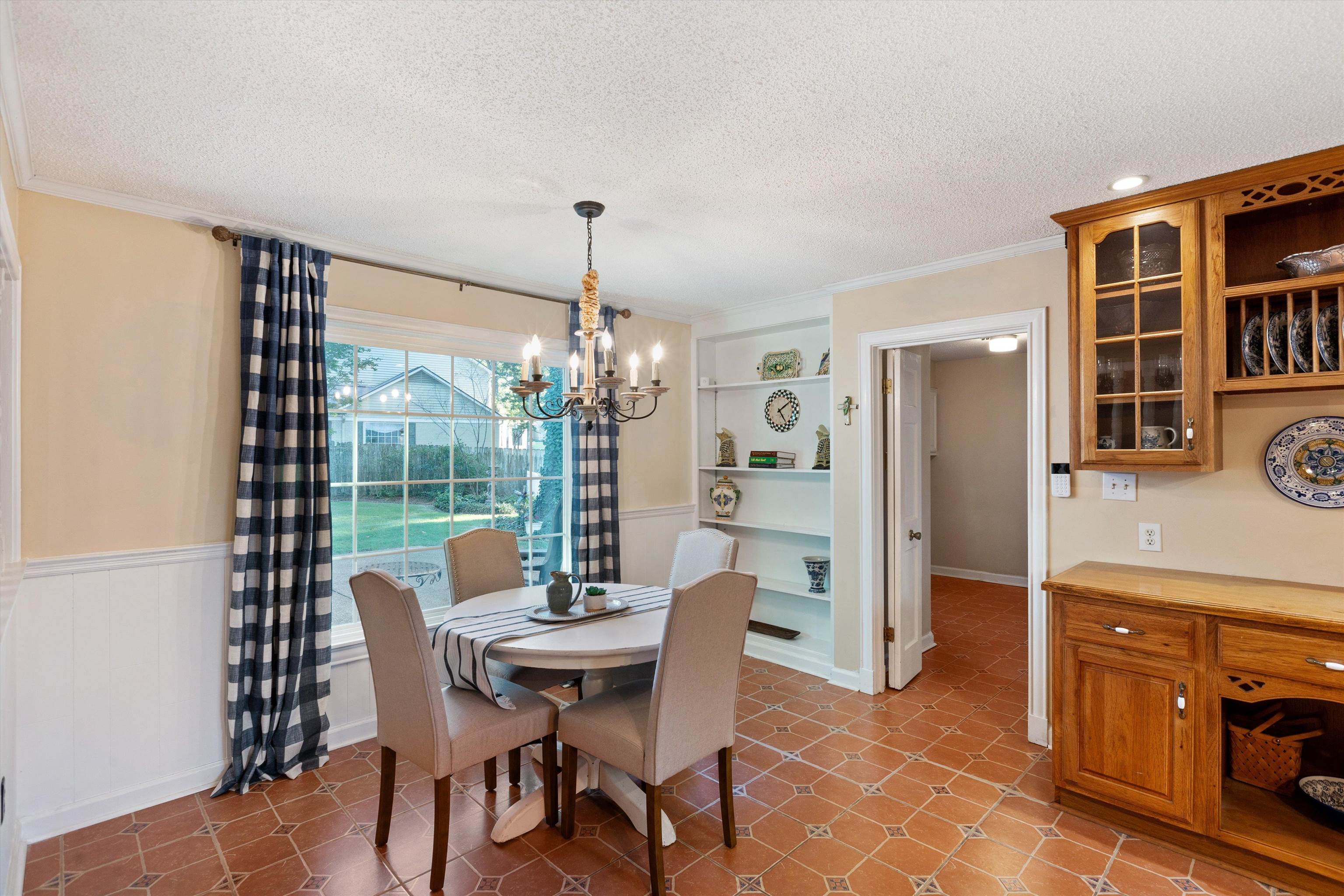 9027 LATIMER DR