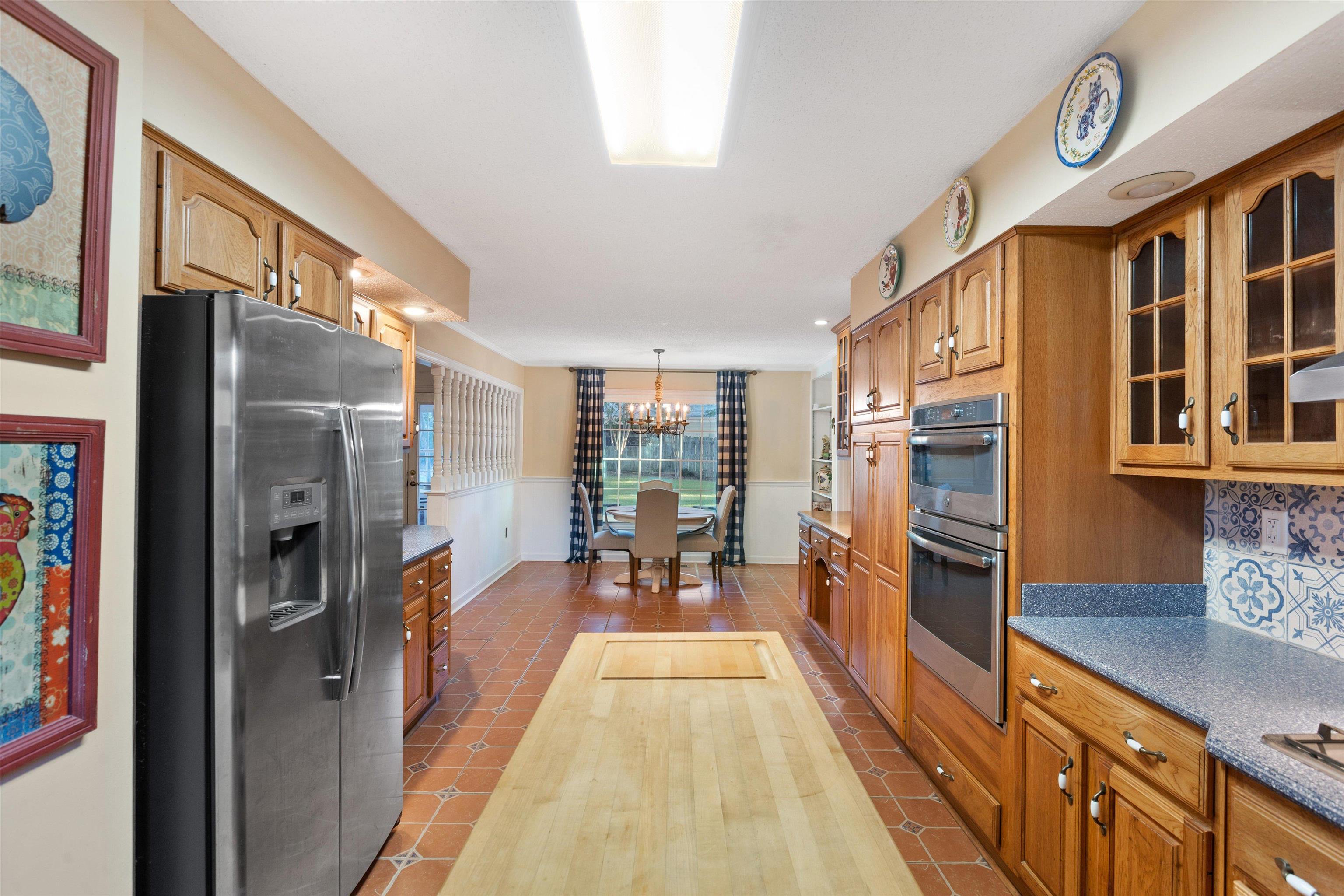 9027 LATIMER DR