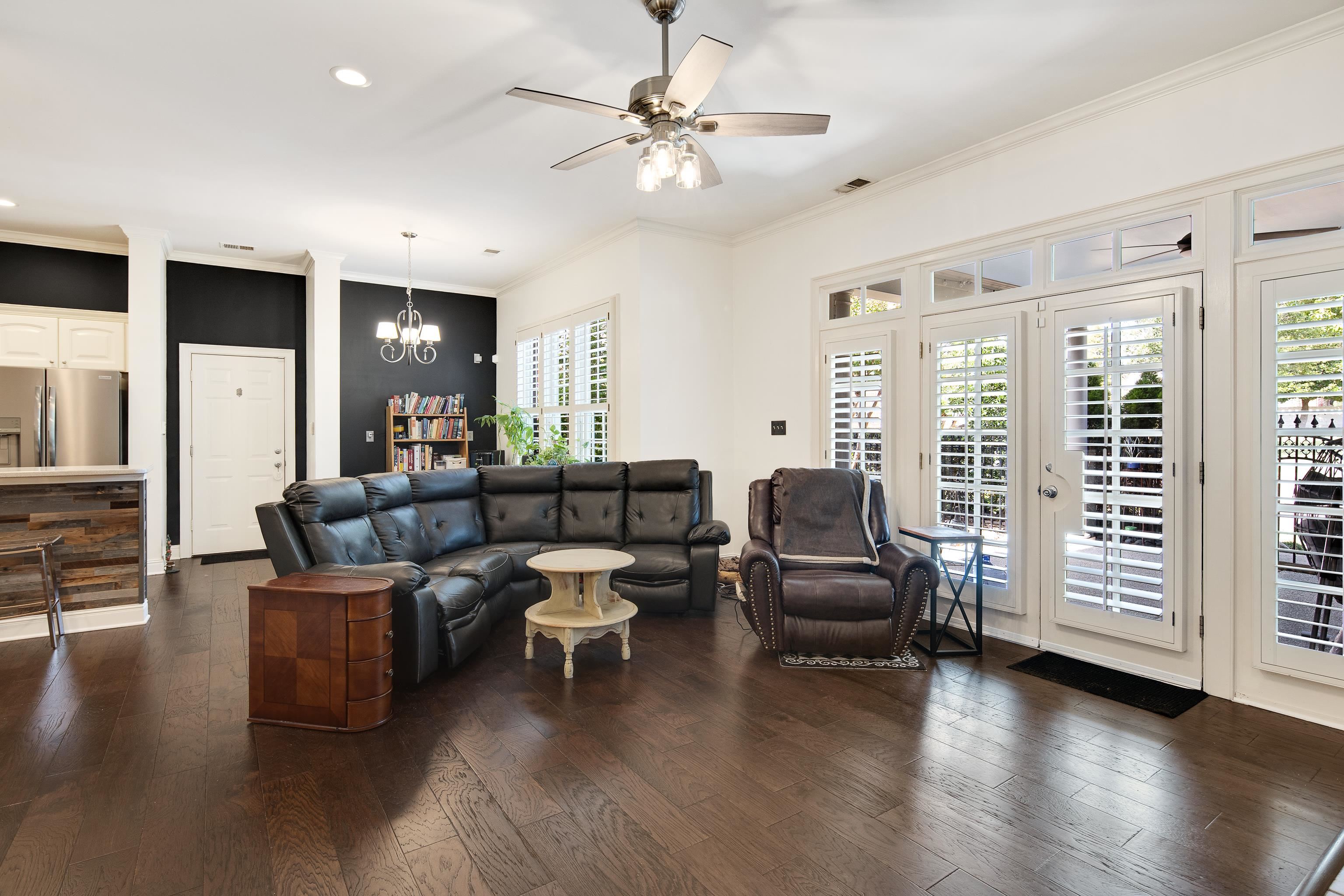 283 SCHILLING PARK BLVD