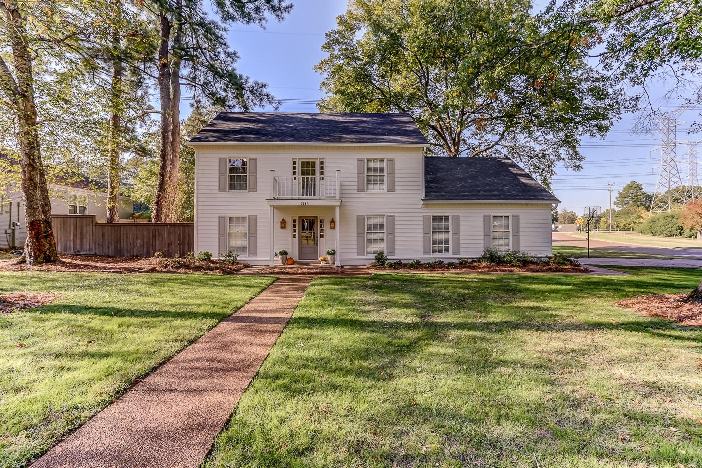 7118 WOODRIDGE LN