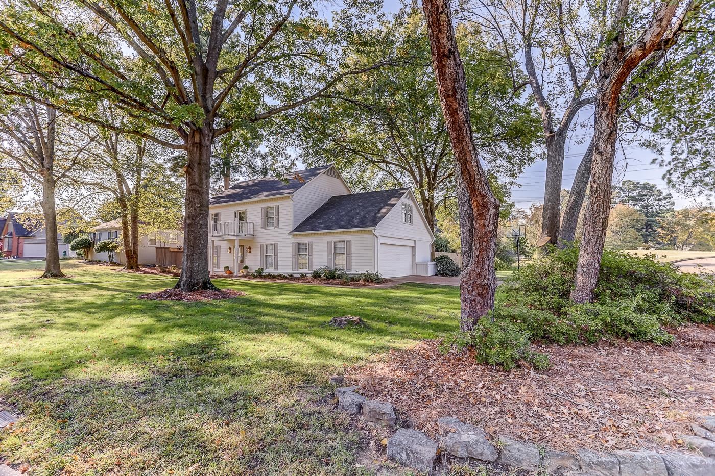 7118 WOODRIDGE LN