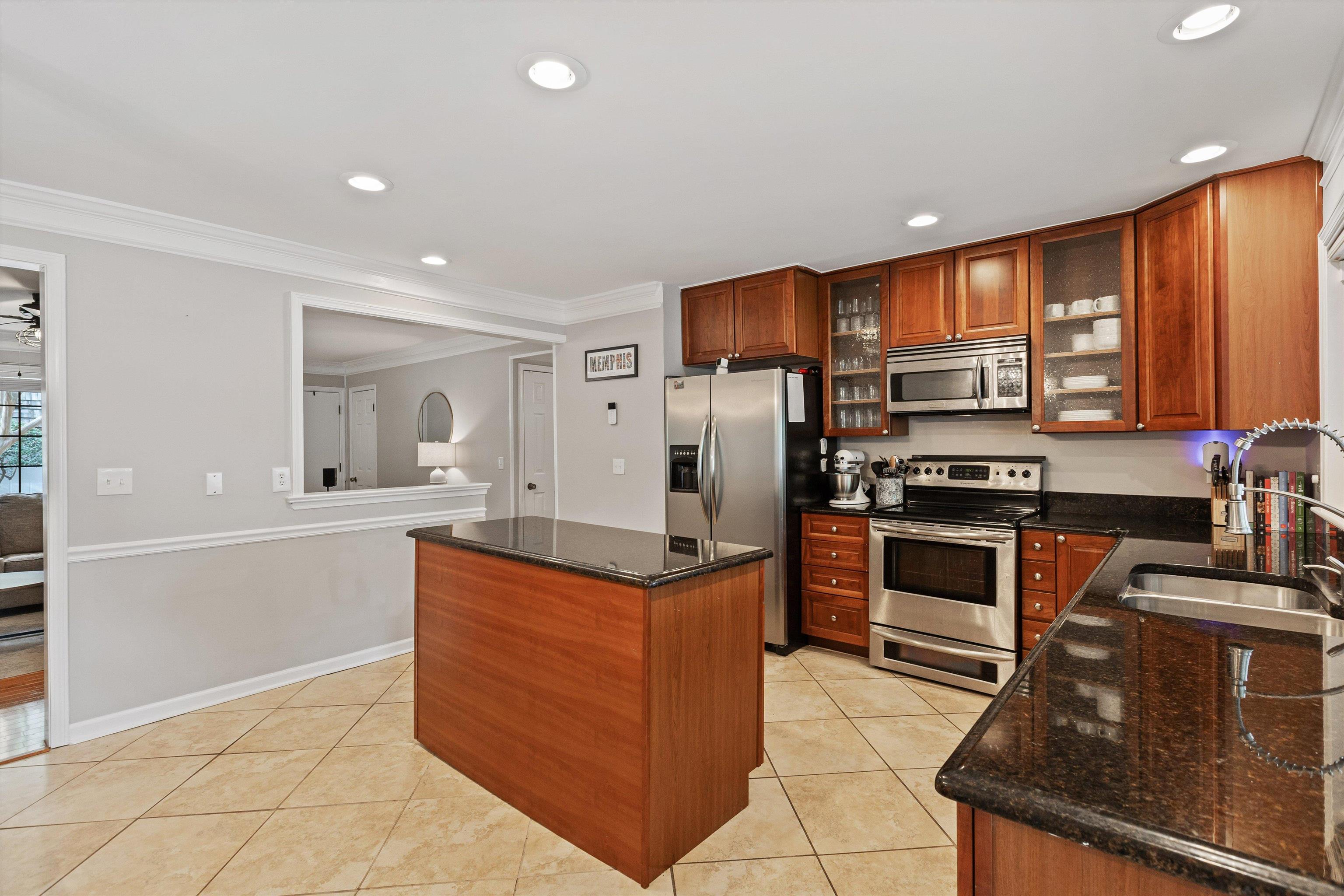 967 GREEN OAKS DR