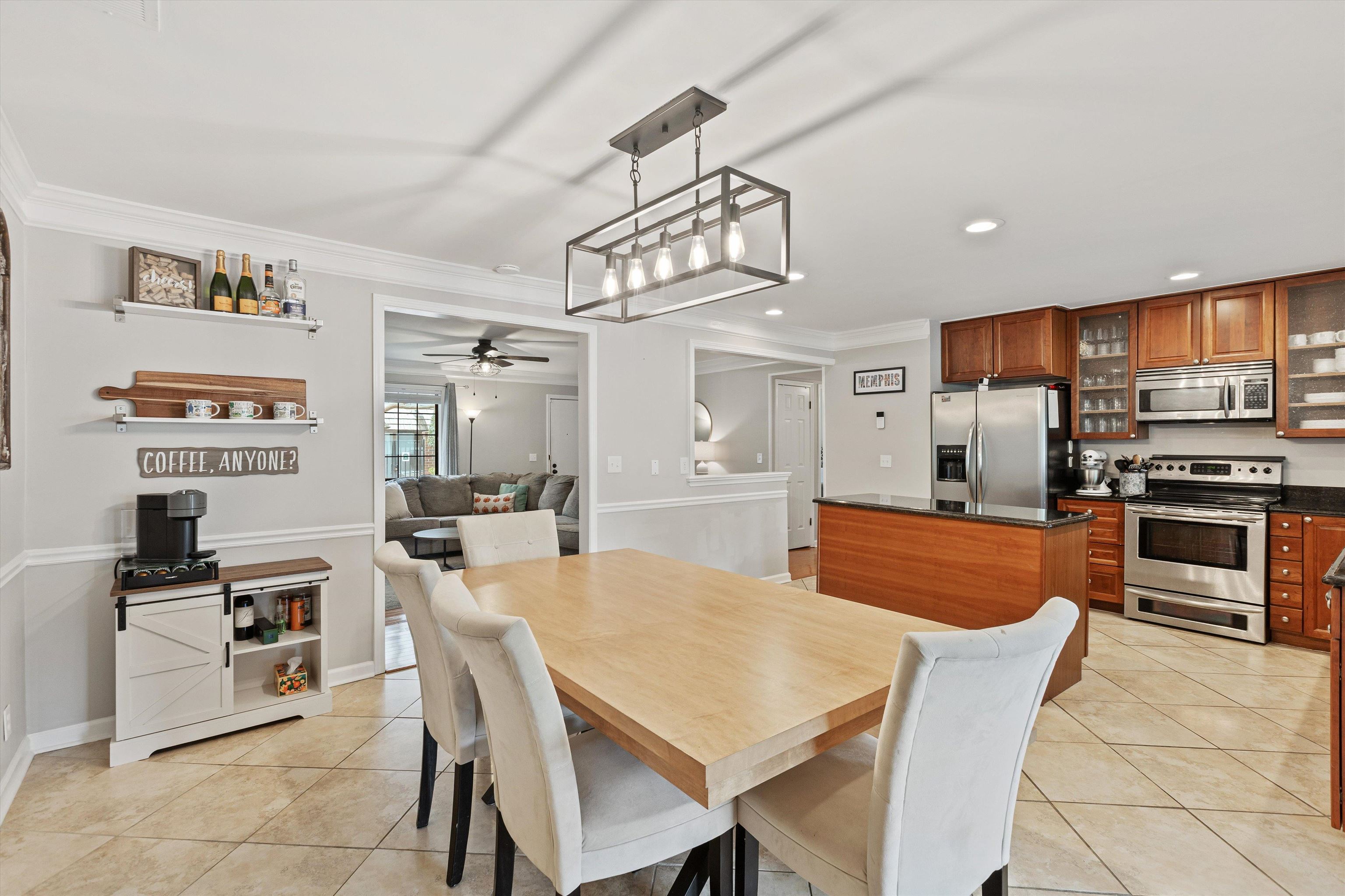 967 GREEN OAKS DR