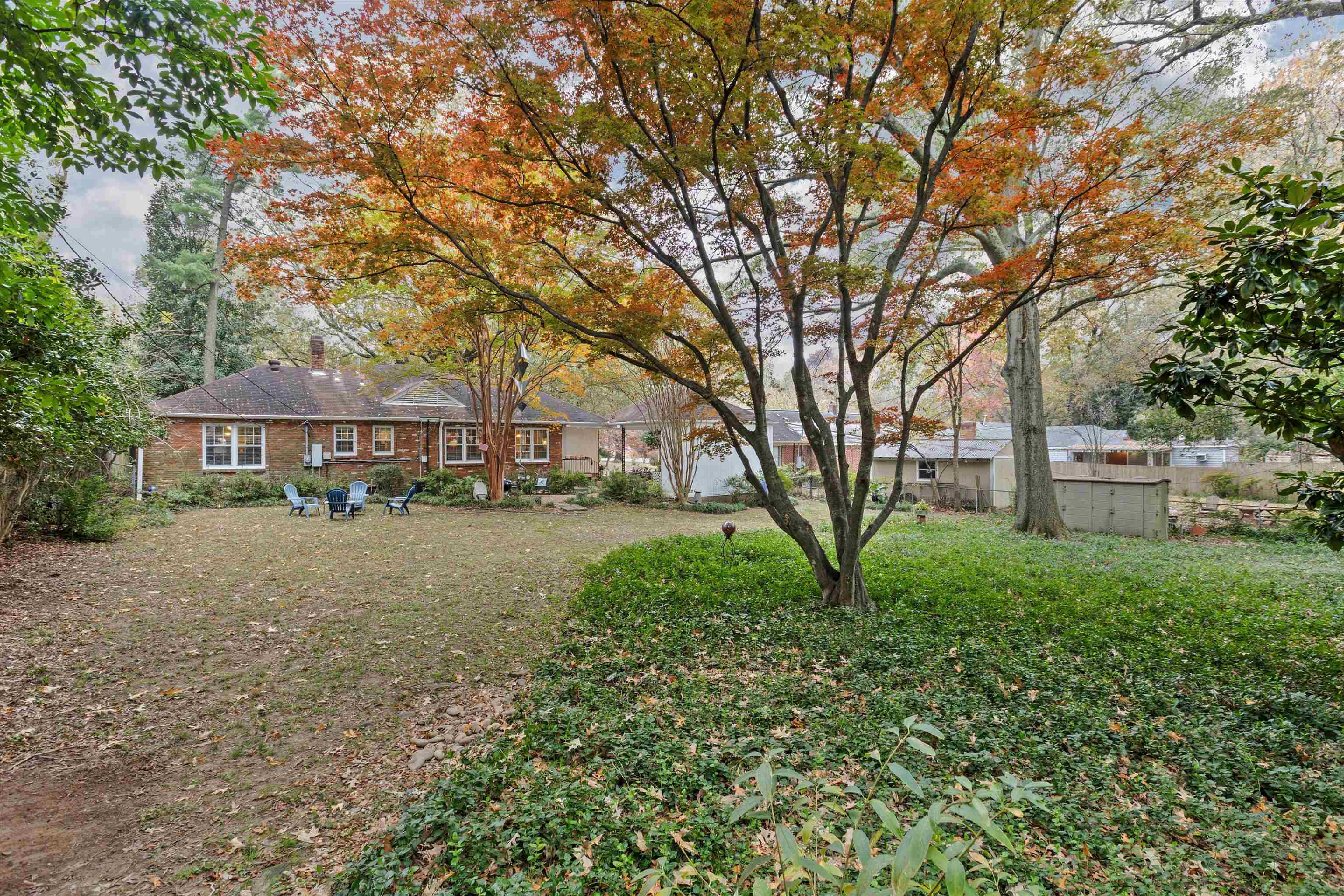 4220 WOODCREST DR