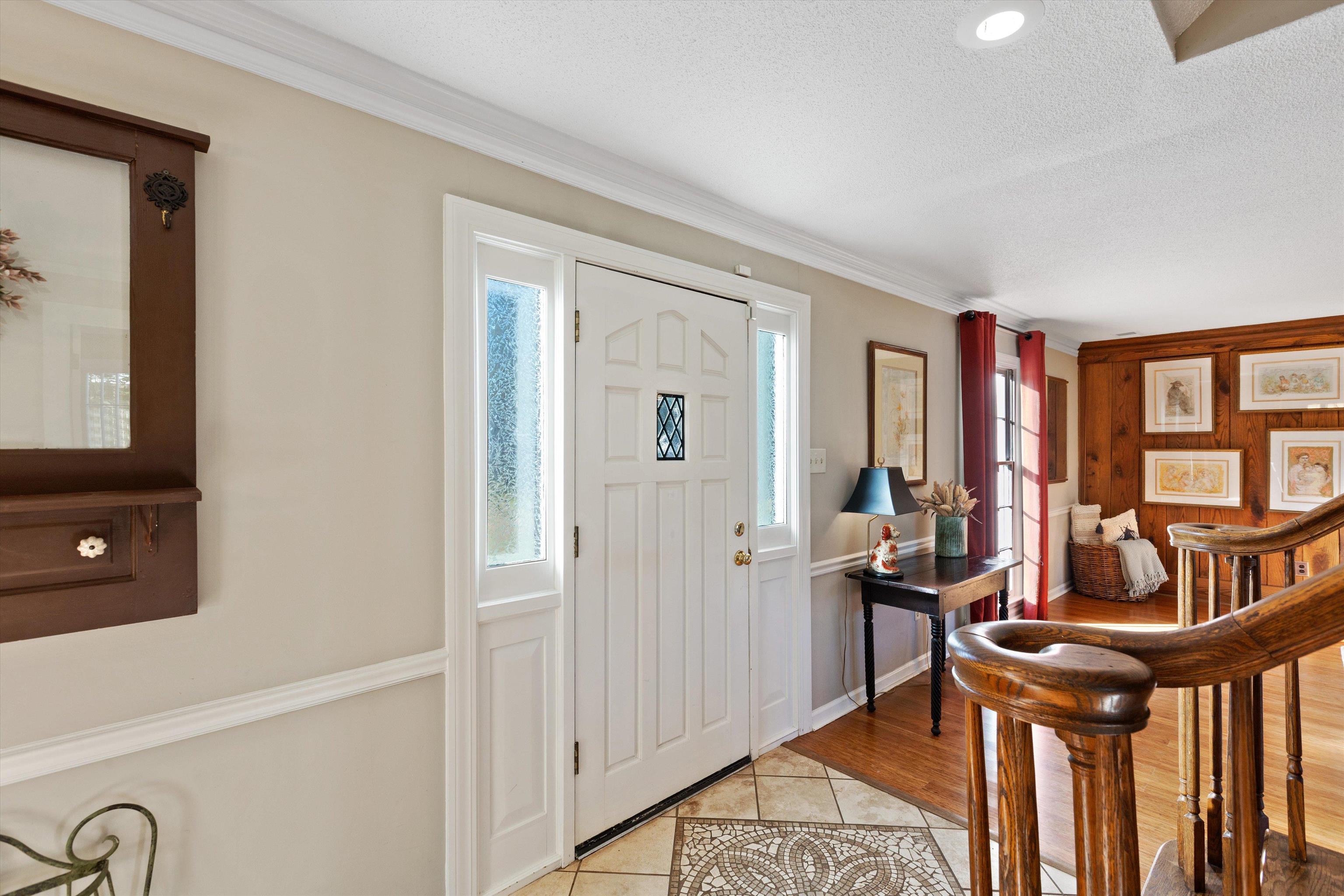 596 SIX CROWNS DR