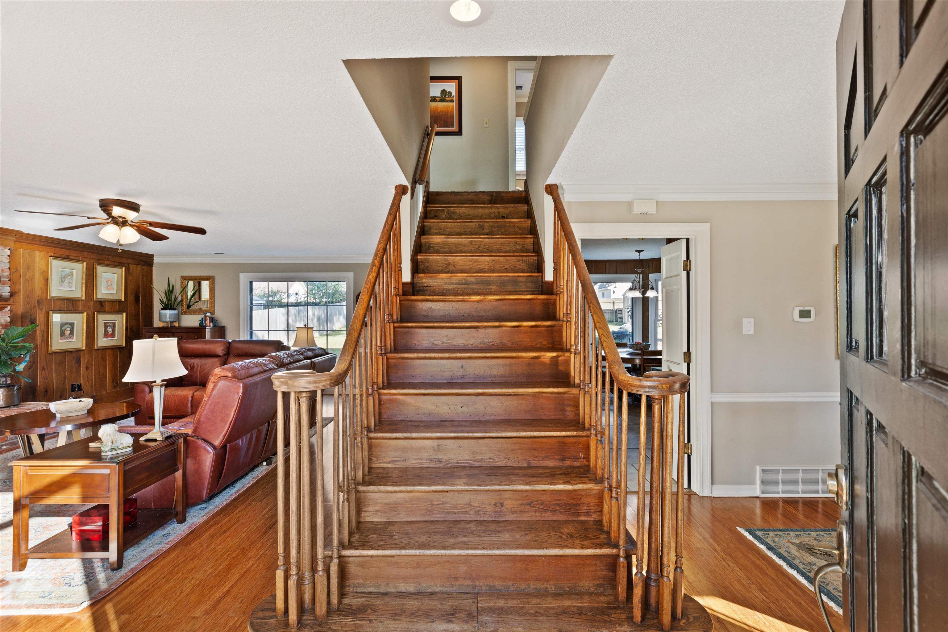 596 SIX CROWNS DR