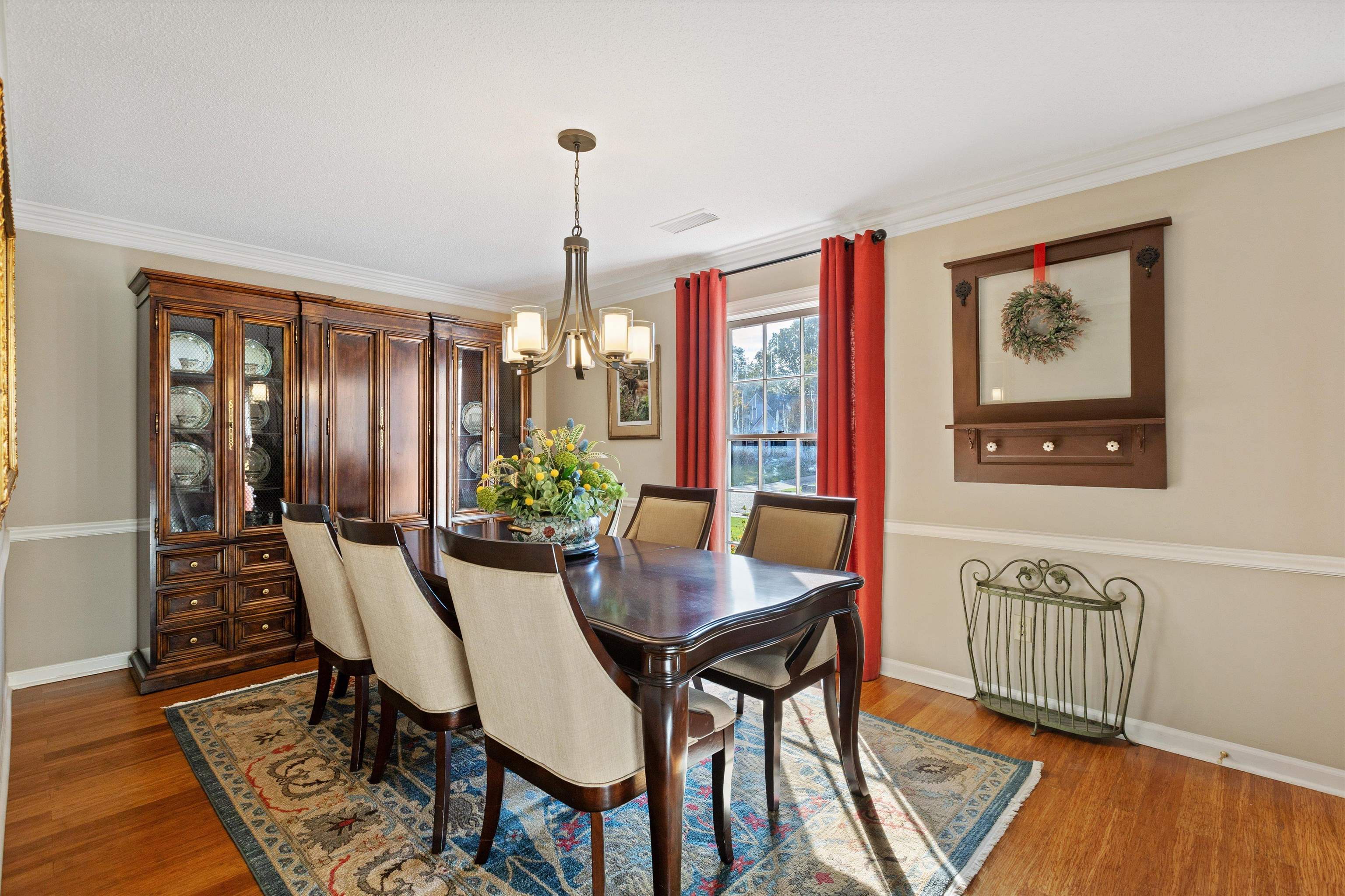 596 SIX CROWNS DR