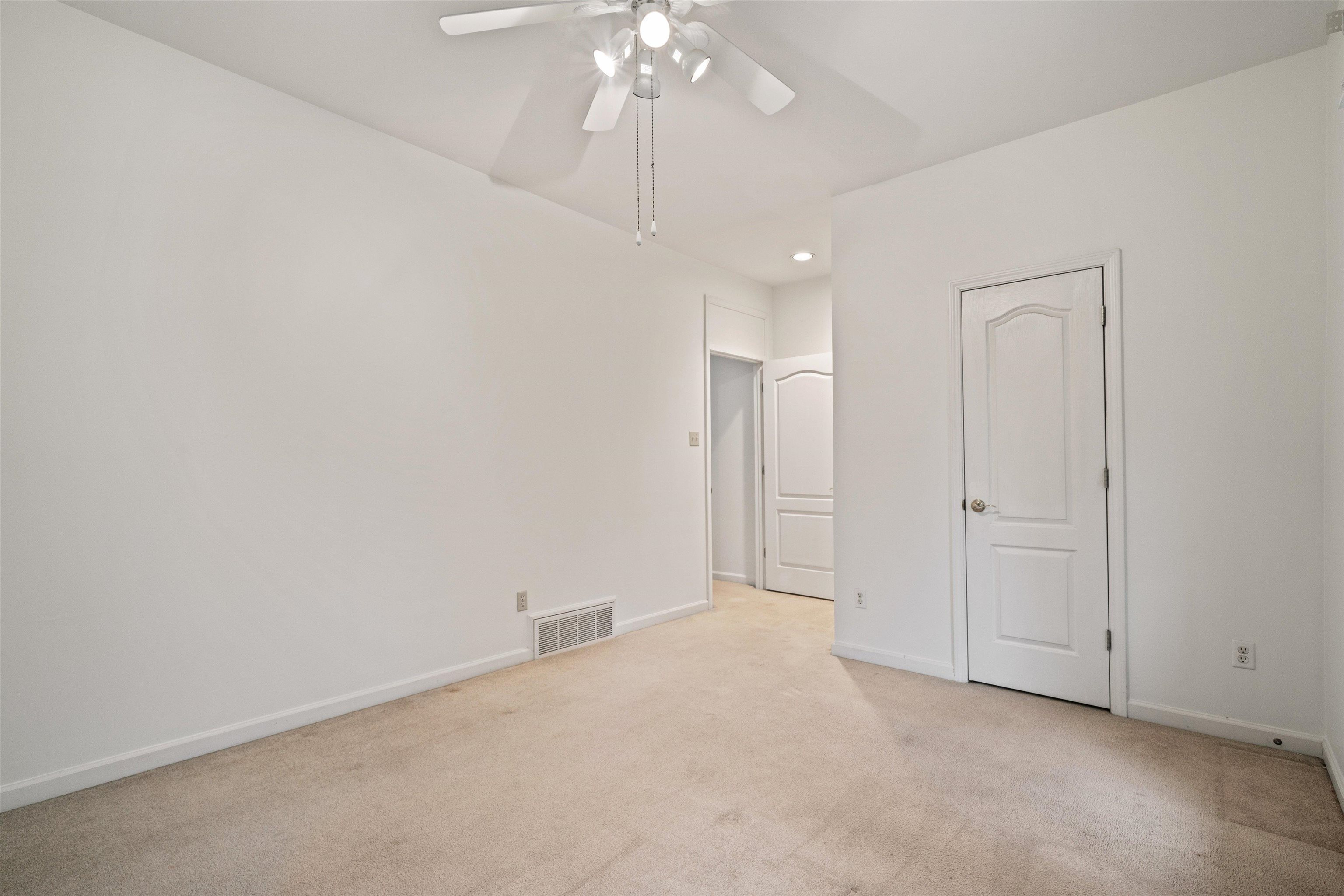 899 HARBOR BEND RD