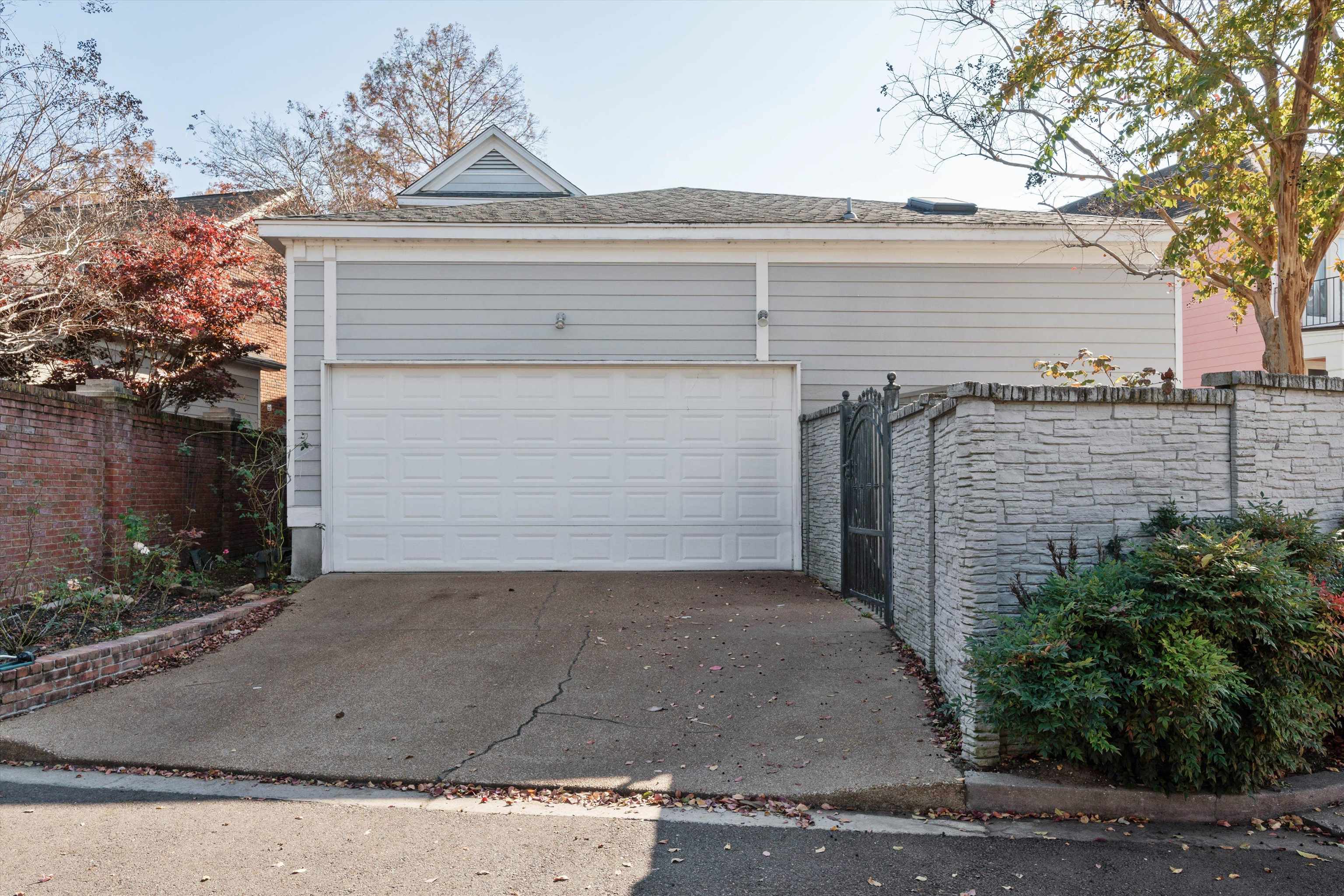 899 HARBOR BEND RD