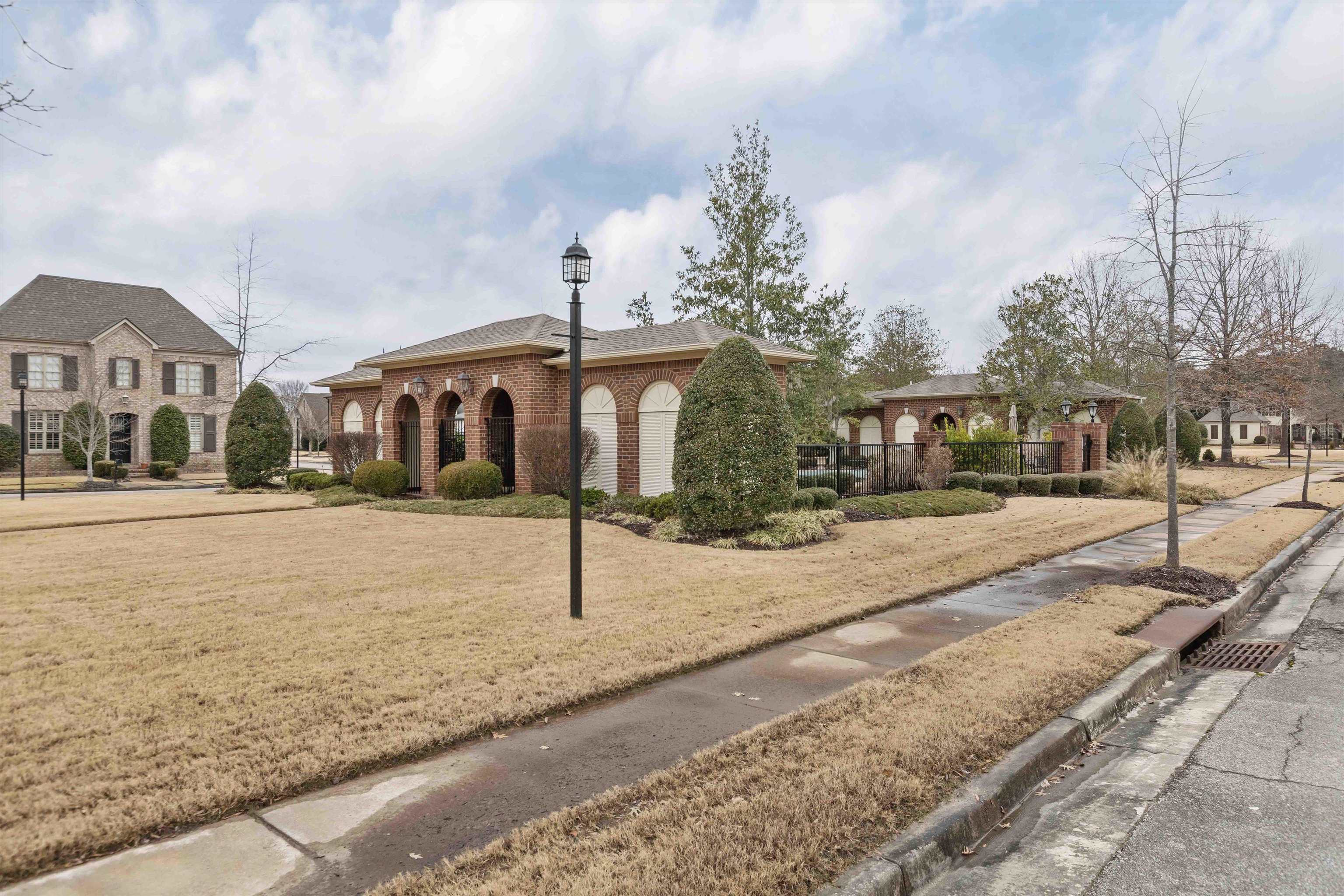 2118 STANDING ROCK DR