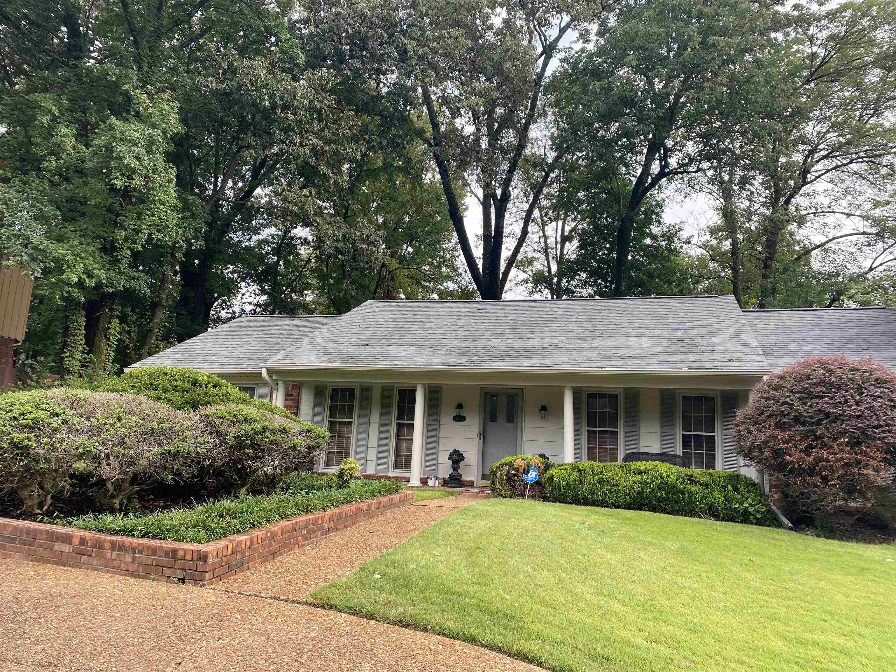 8074 DOGWOOD VILLA DR