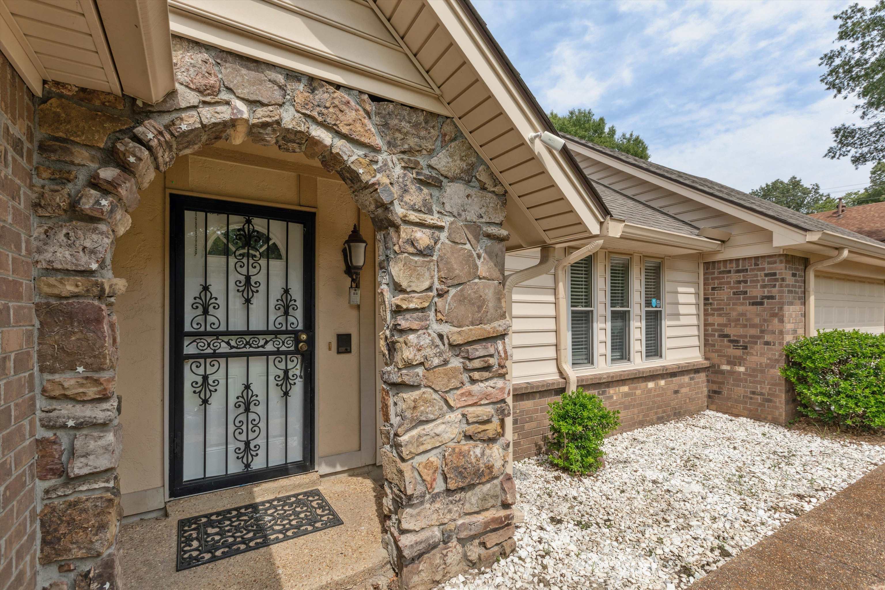 8036 WINDING CREEK DR
