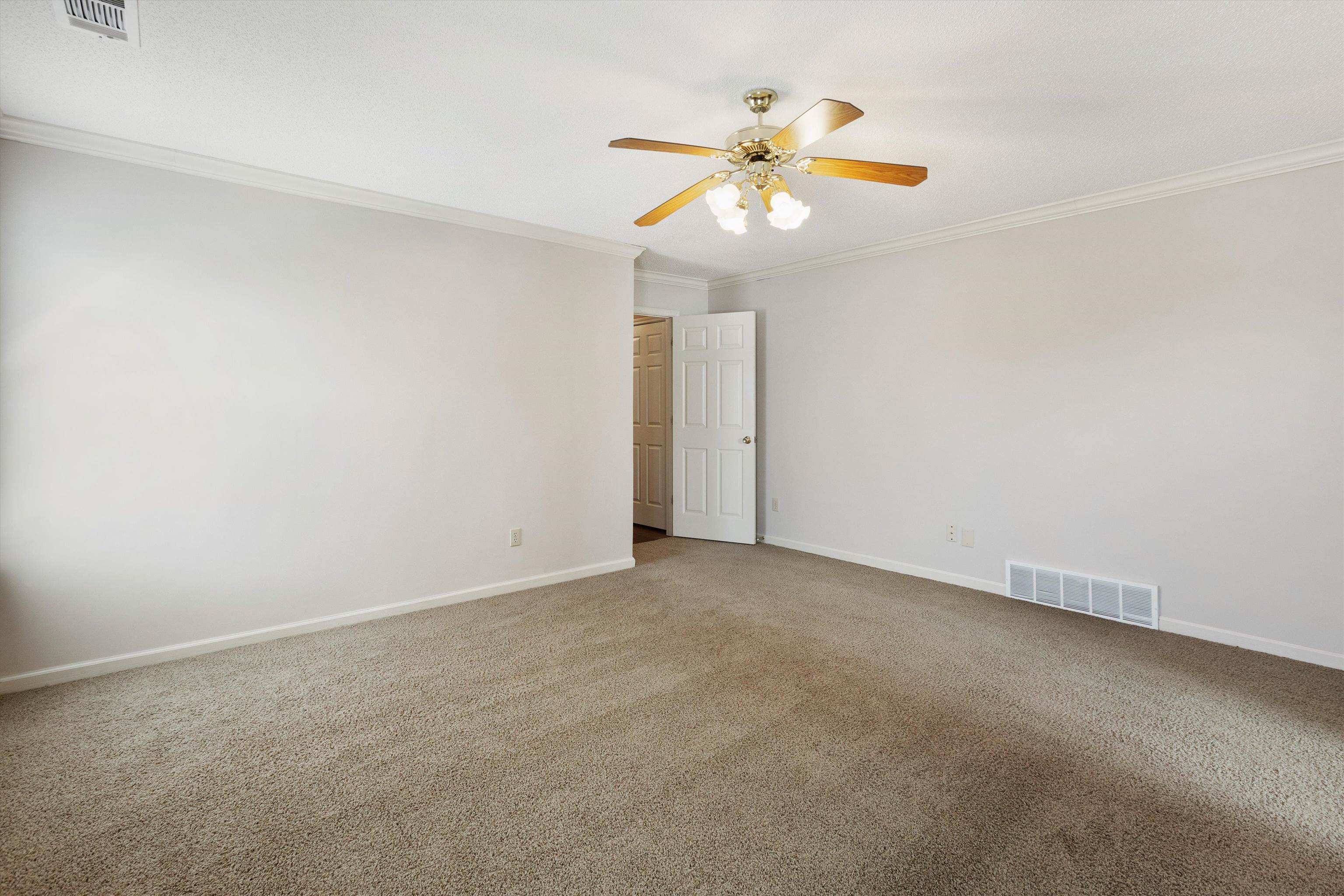 9739 LAKELAND HILLS CV