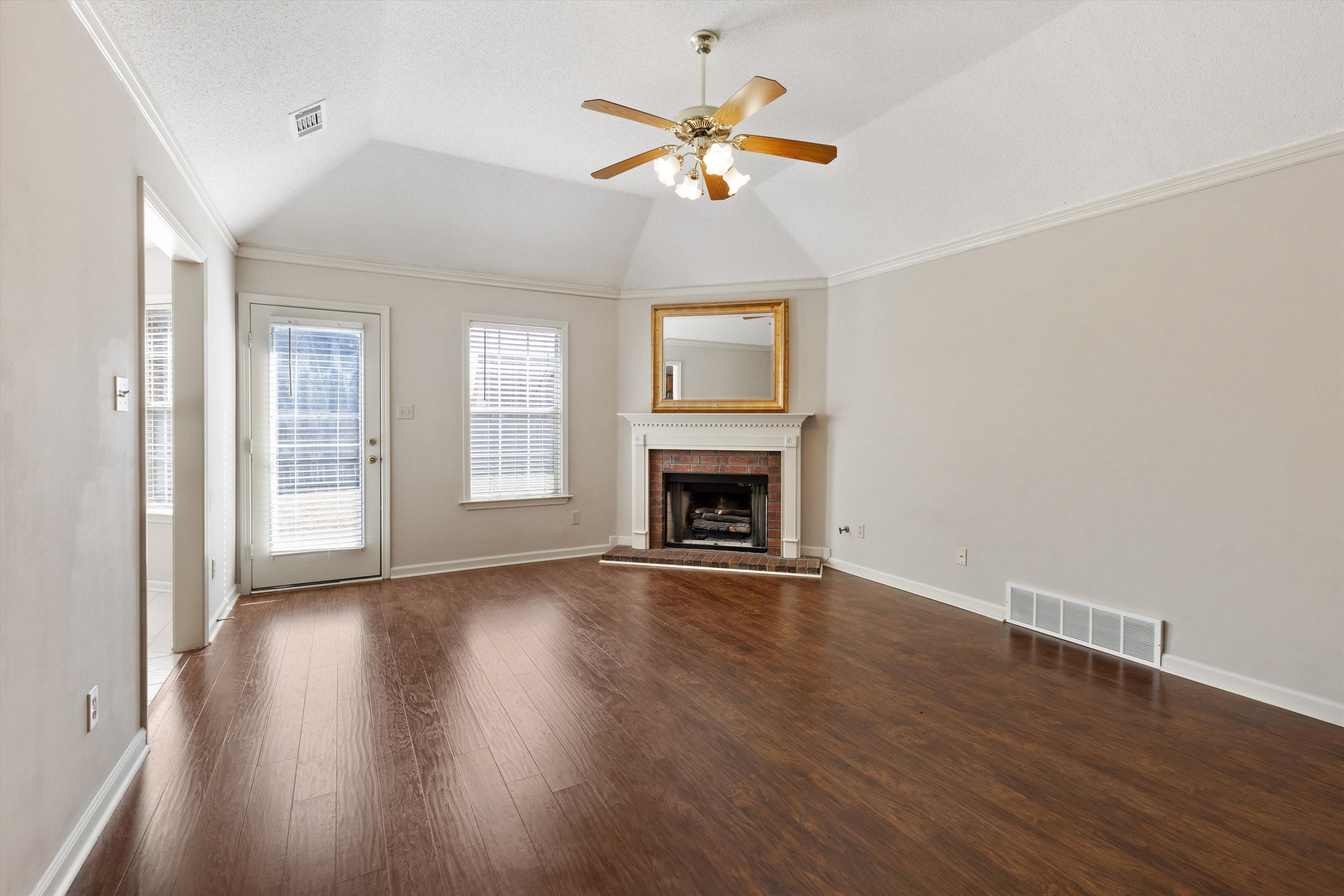 9739 LAKELAND HILLS CV