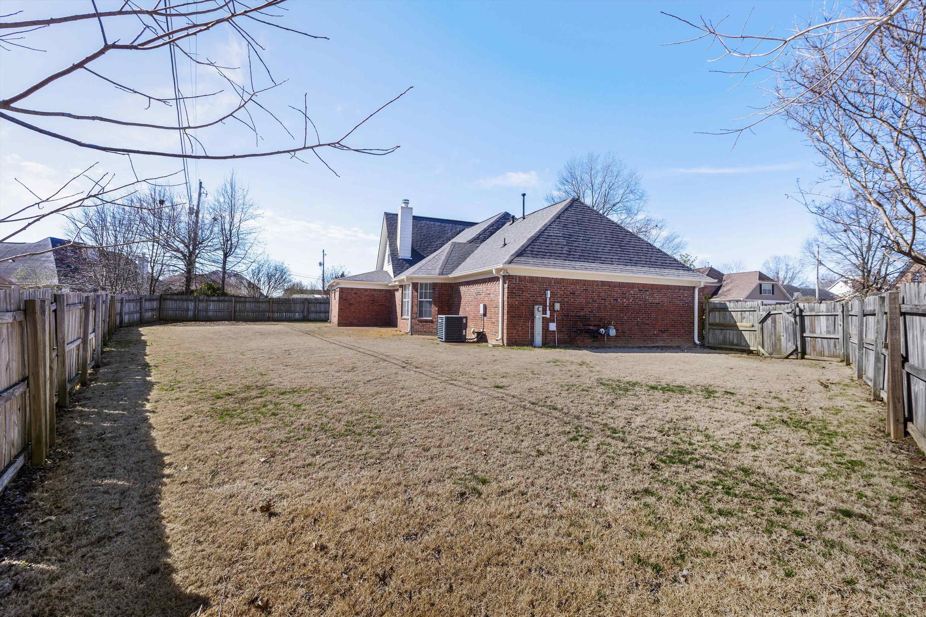 9739 LAKELAND HILLS CV