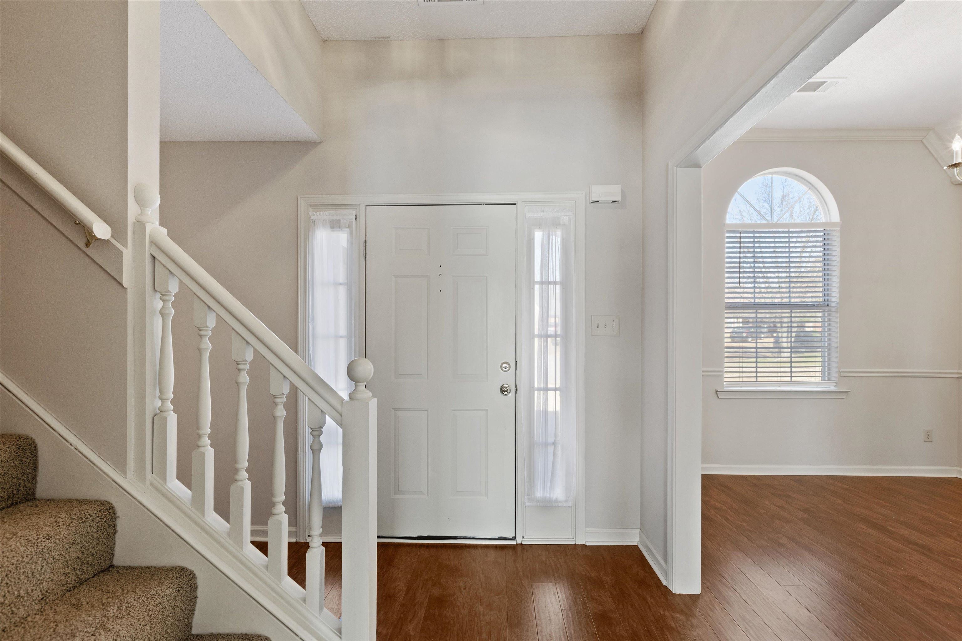 9739 LAKELAND HILLS CV